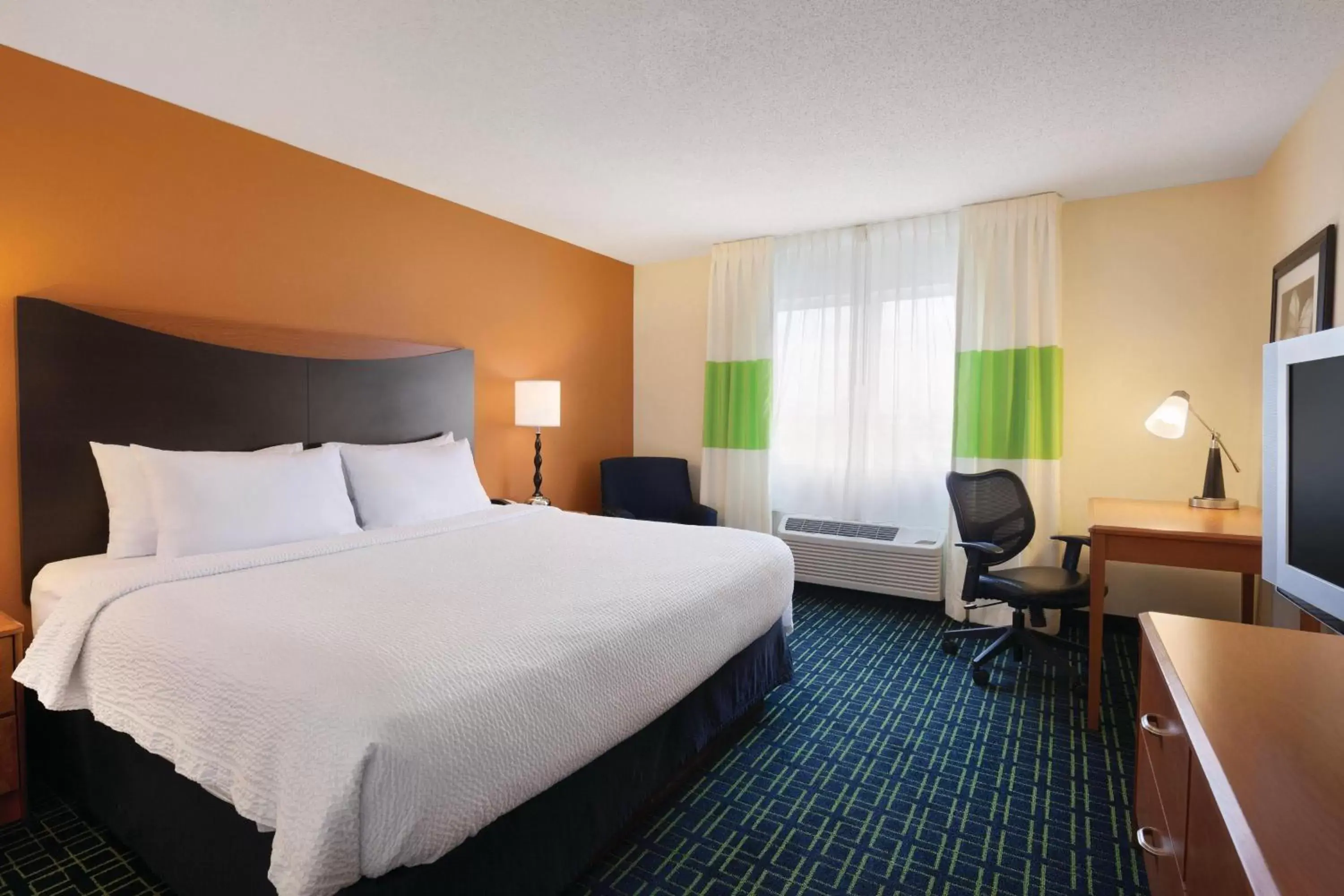 Photo of the whole room, Bed in Fairfield Inn & Suites Fargo