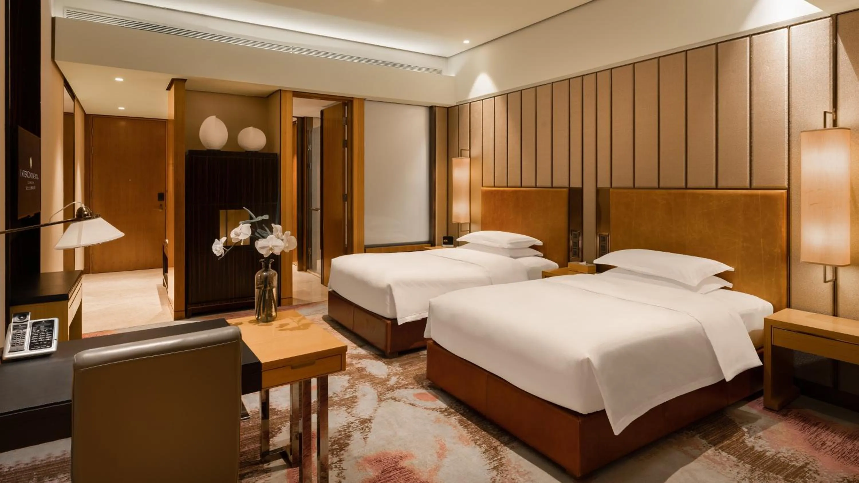 Photo of the whole room, Bed in InterContinental Changsha