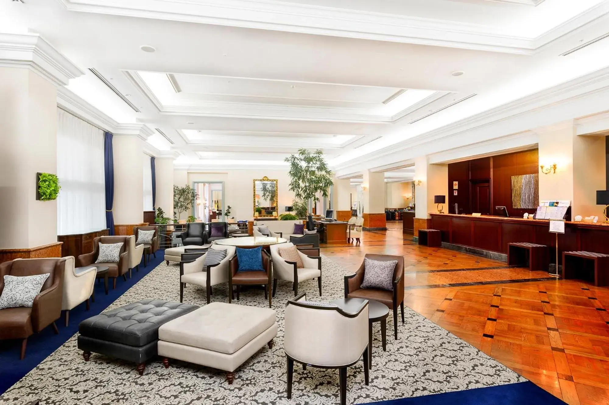 Lobby or reception in Hotel Den Haag Huis Ten Bosch Lobby or reception in Hotel Den Haag Huis Ten Bosch