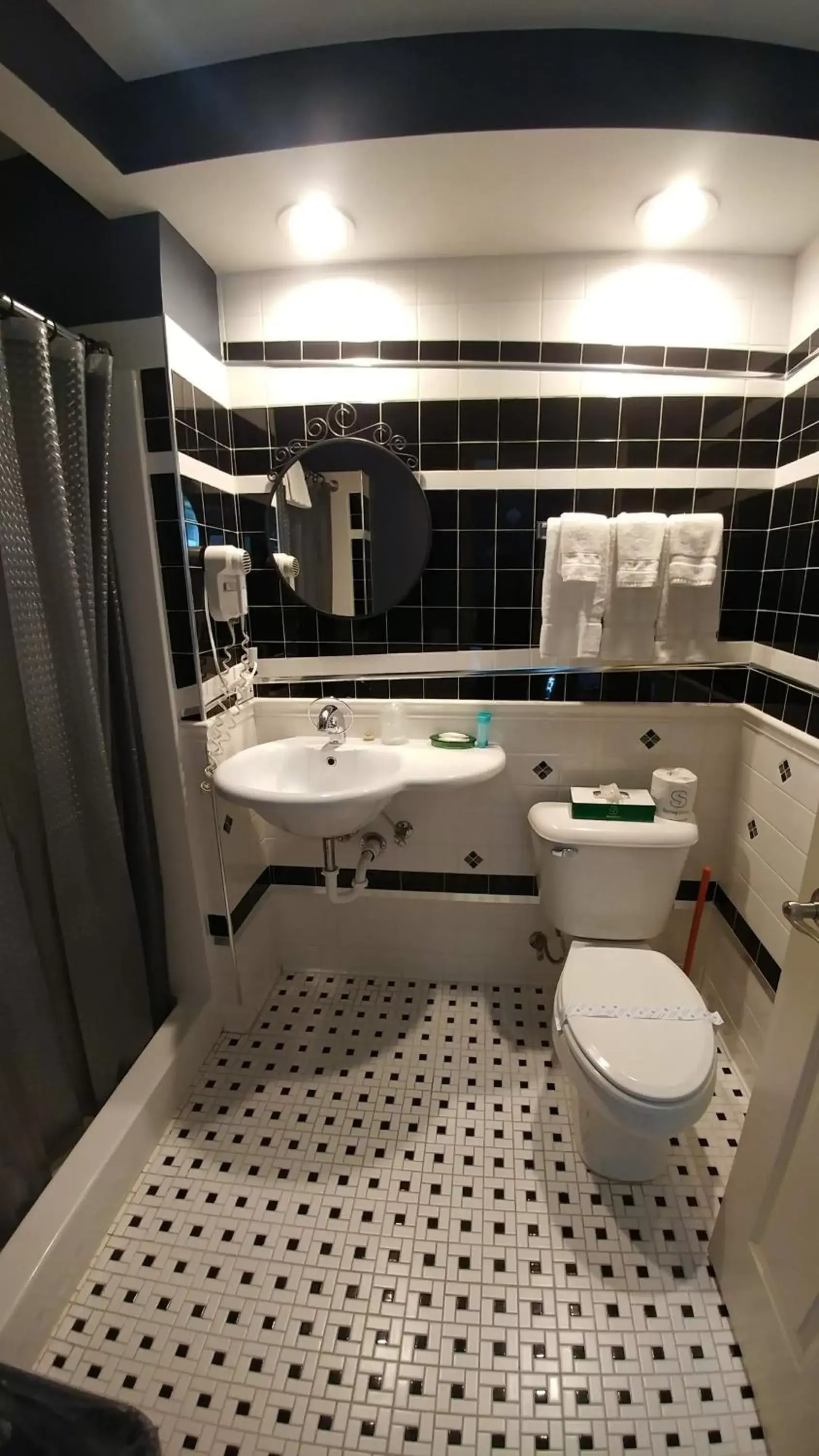 Bathroom in Motel 57