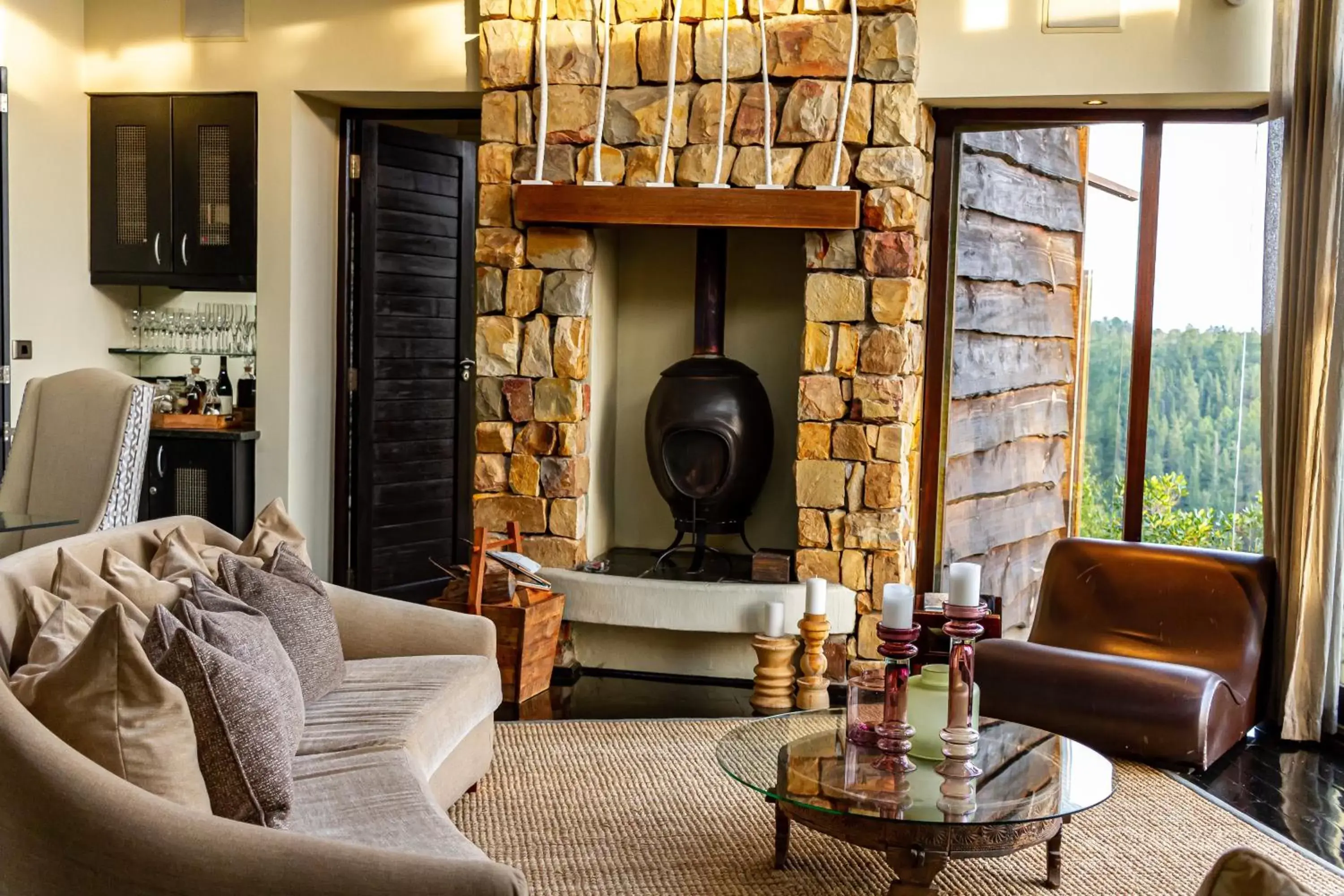 Living room, Seating Area in Tsala Treetop Lodge