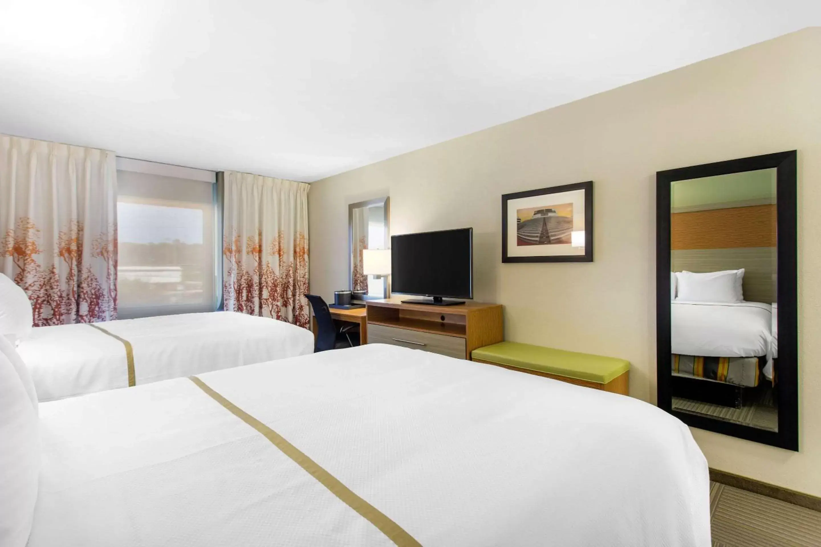 Photo of the whole room, Bed in Gallus Stadium Park Inn, Ascend Hotel Collection