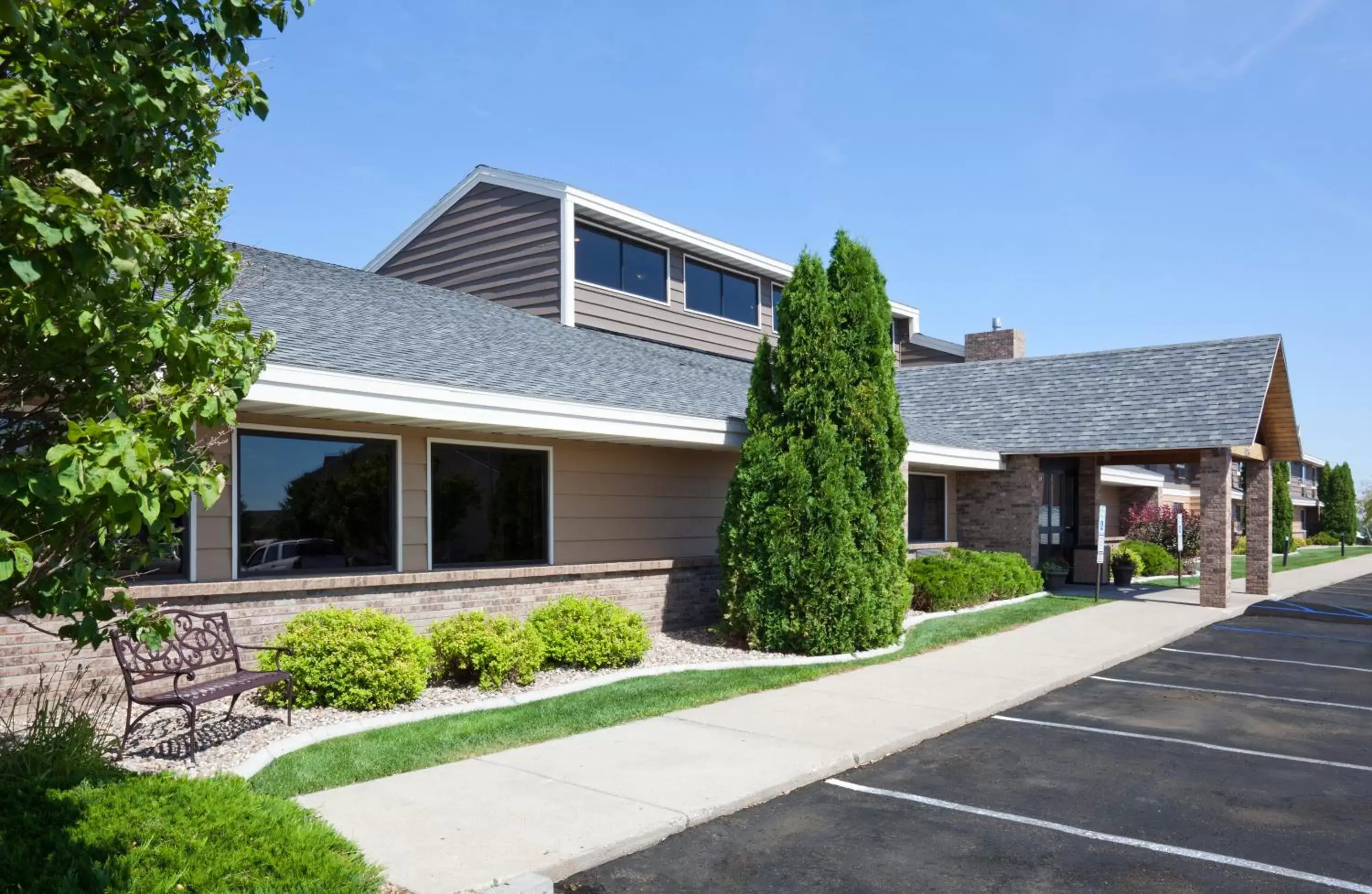 Facade/entrance, Property Building in AmericInn by Wyndham Bismarck