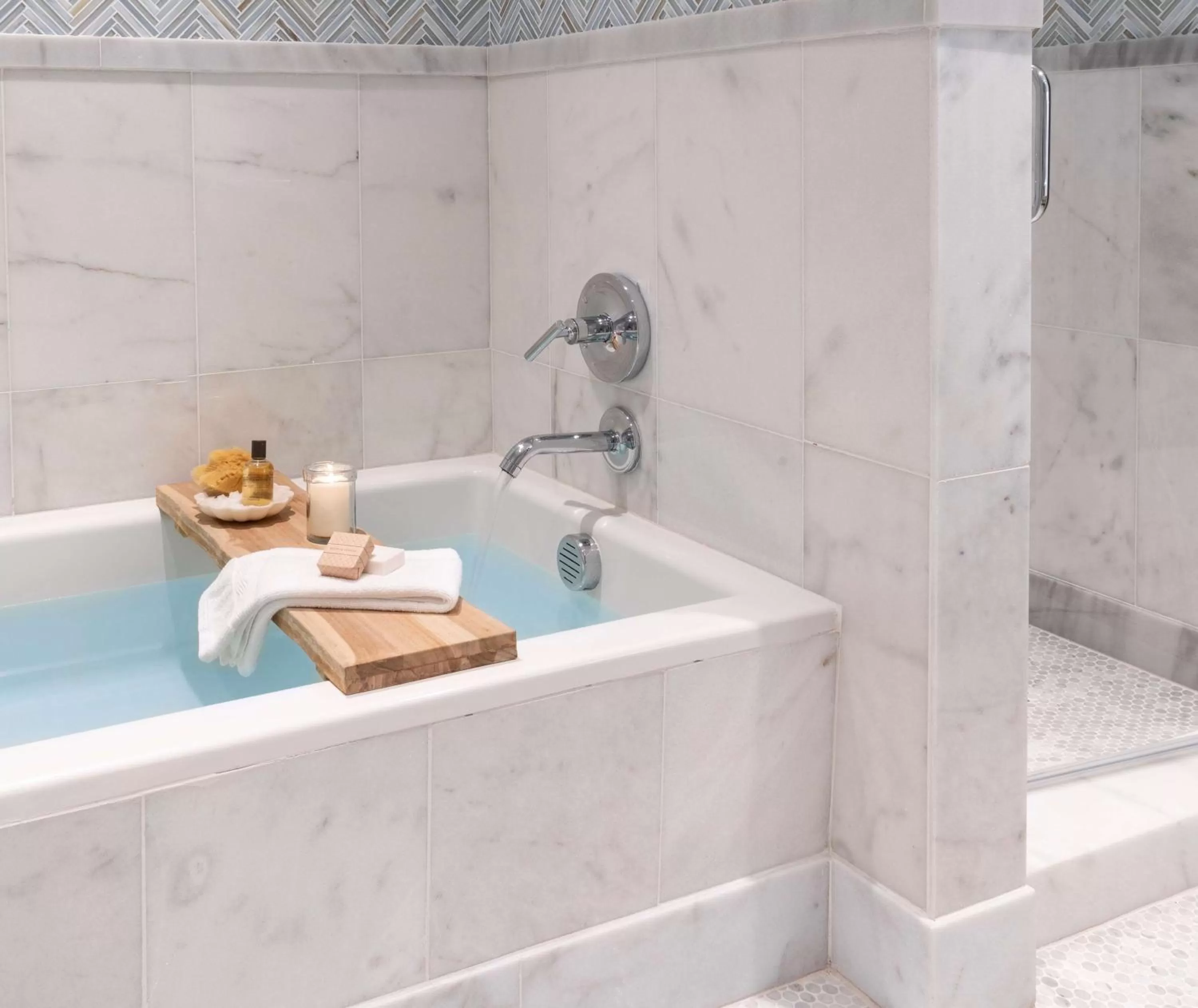 Bathroom in Oceana Santa Monica, LXR Hotels & Resorts