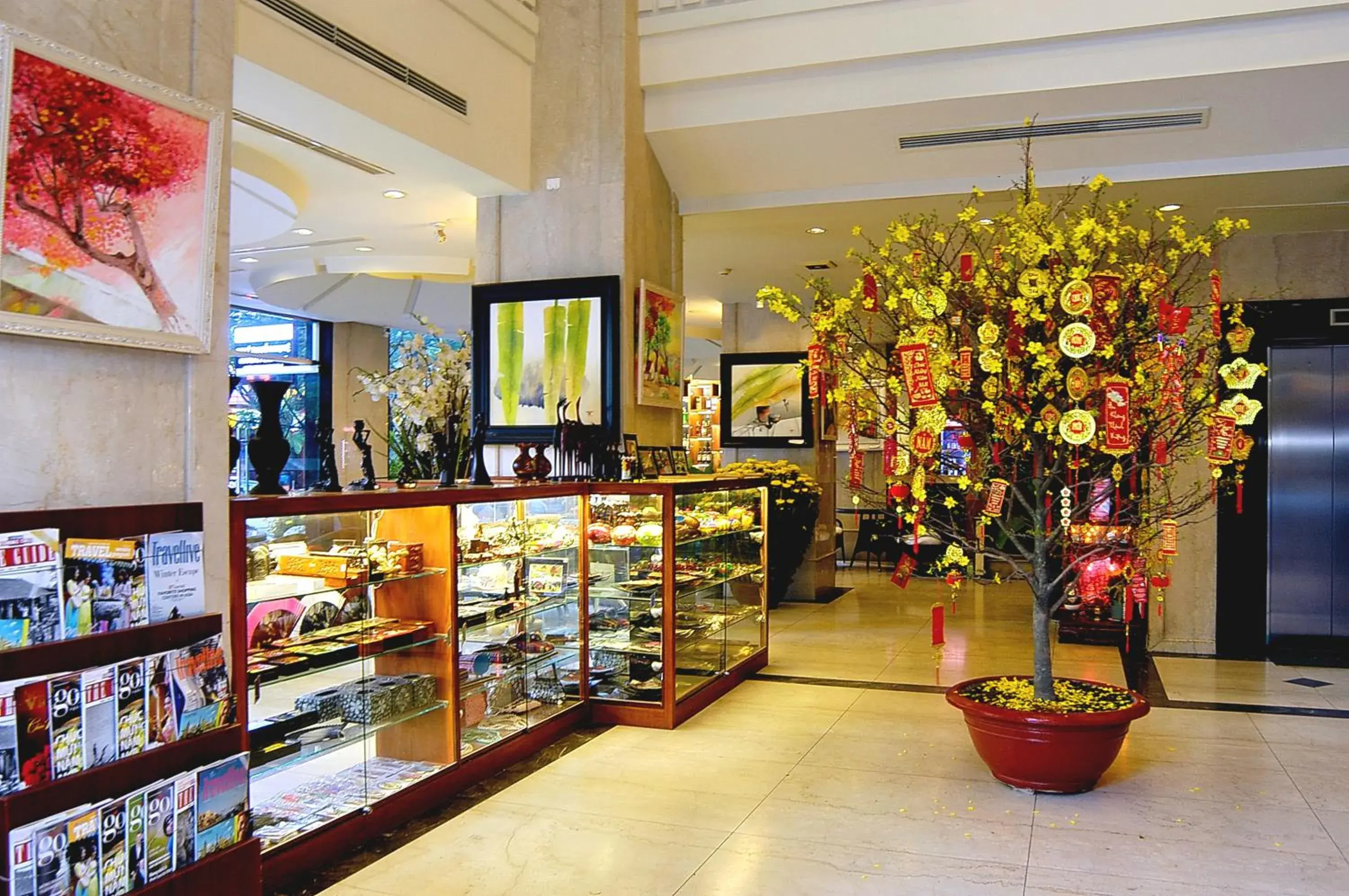 On-site shops, Lobby/Reception in Asia Paradise Hotel