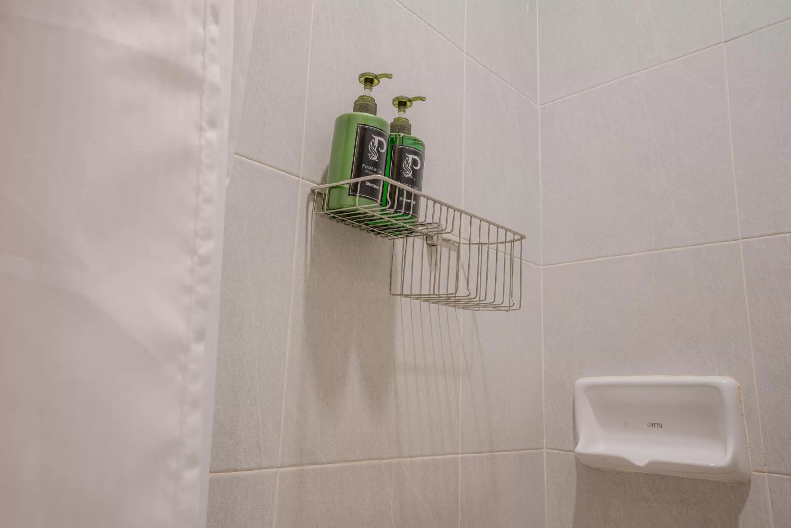 Bathroom in Peace Land Khaosan