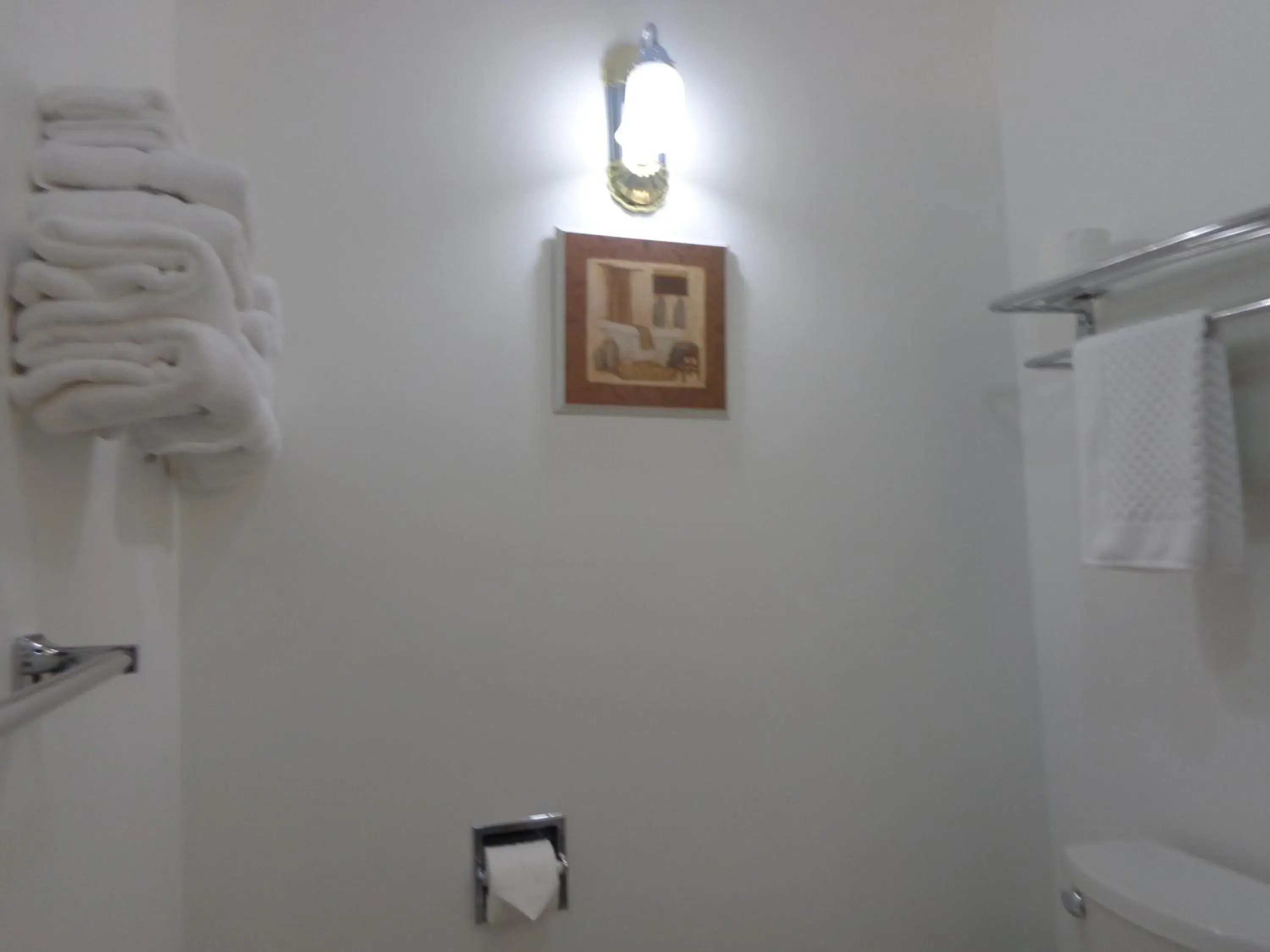 Bathroom in Happy Motel