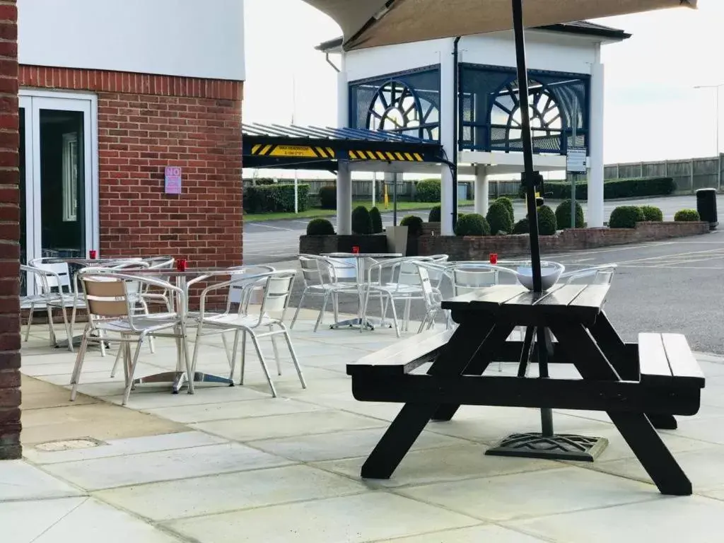 Balcony/Terrace, Restaurant/Places to Eat in Holiday Inn Express Canterbury, an IHG Hotel