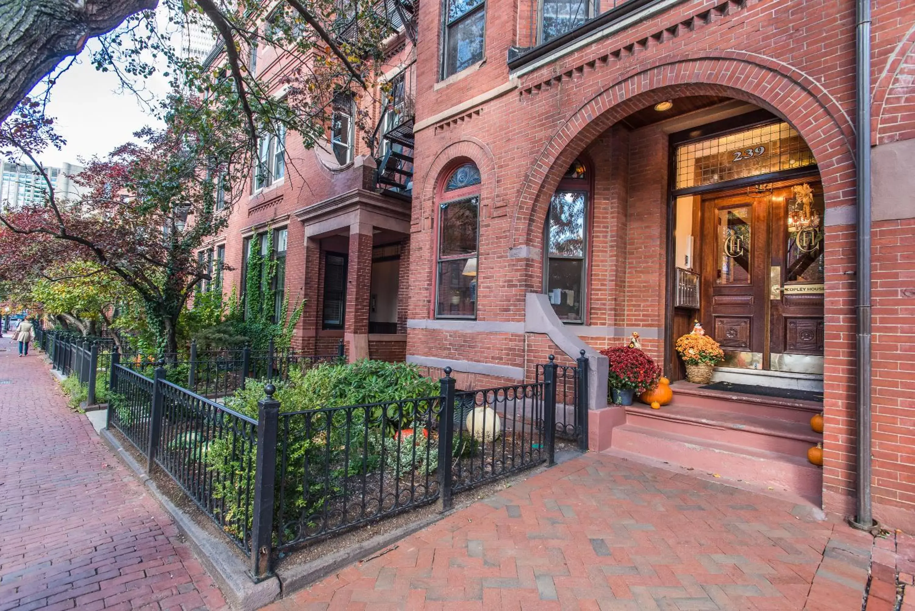 Facade/entrance, Property Building in Copley House