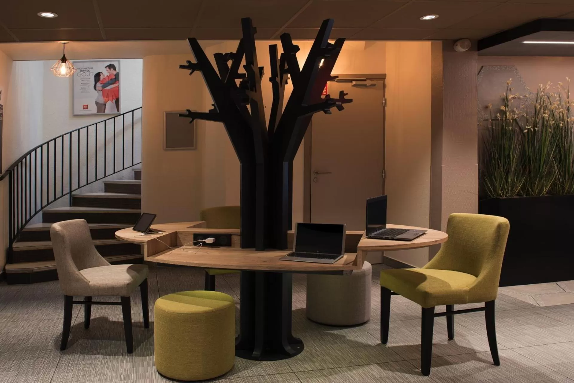 Lobby or reception in ibis Tours Nord