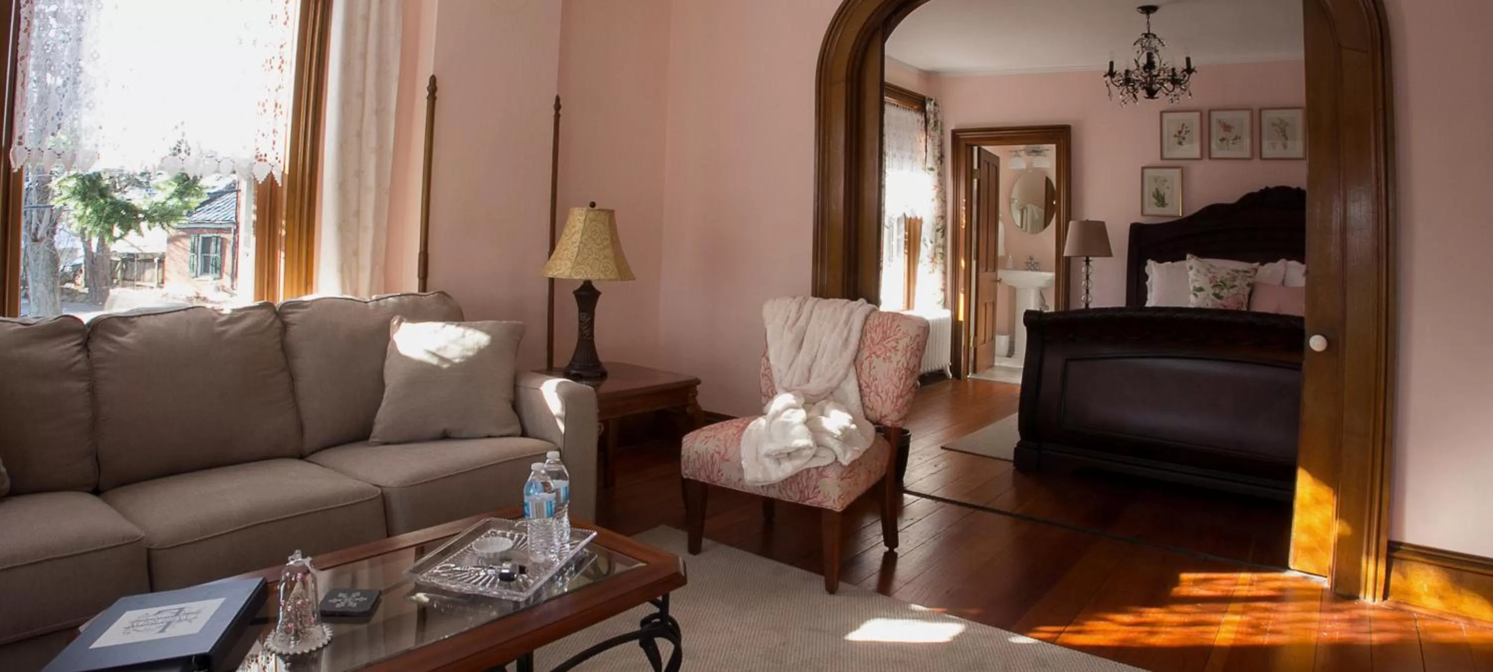 Living room, Seating Area in Lamberson Guest House