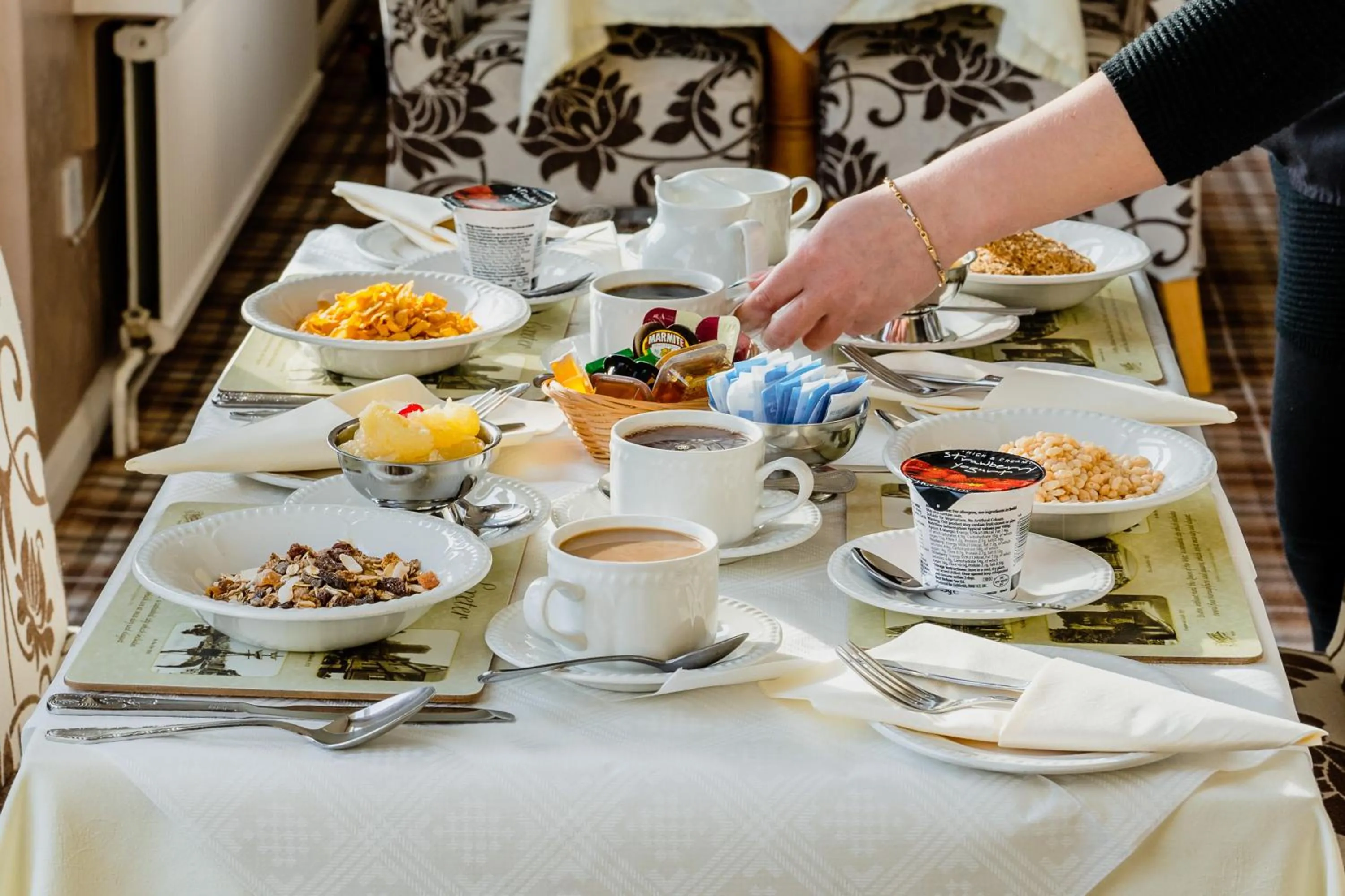 Food and drinks in St Andrews Hotel