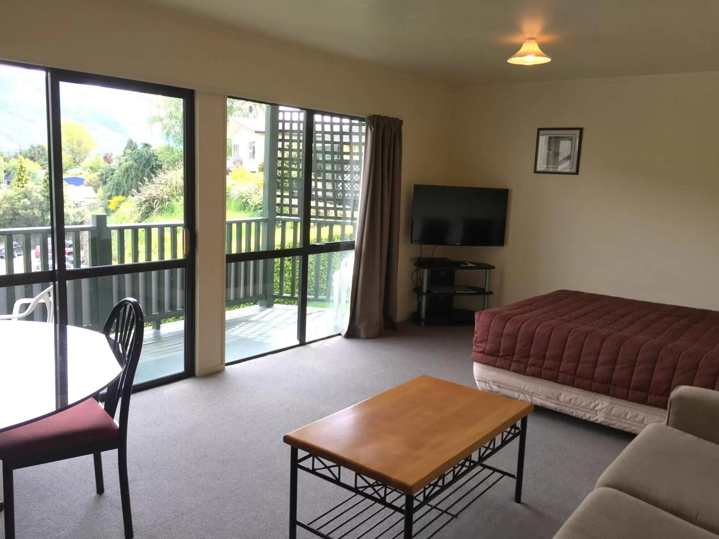 Seating Area in Wanaka Heights Motel