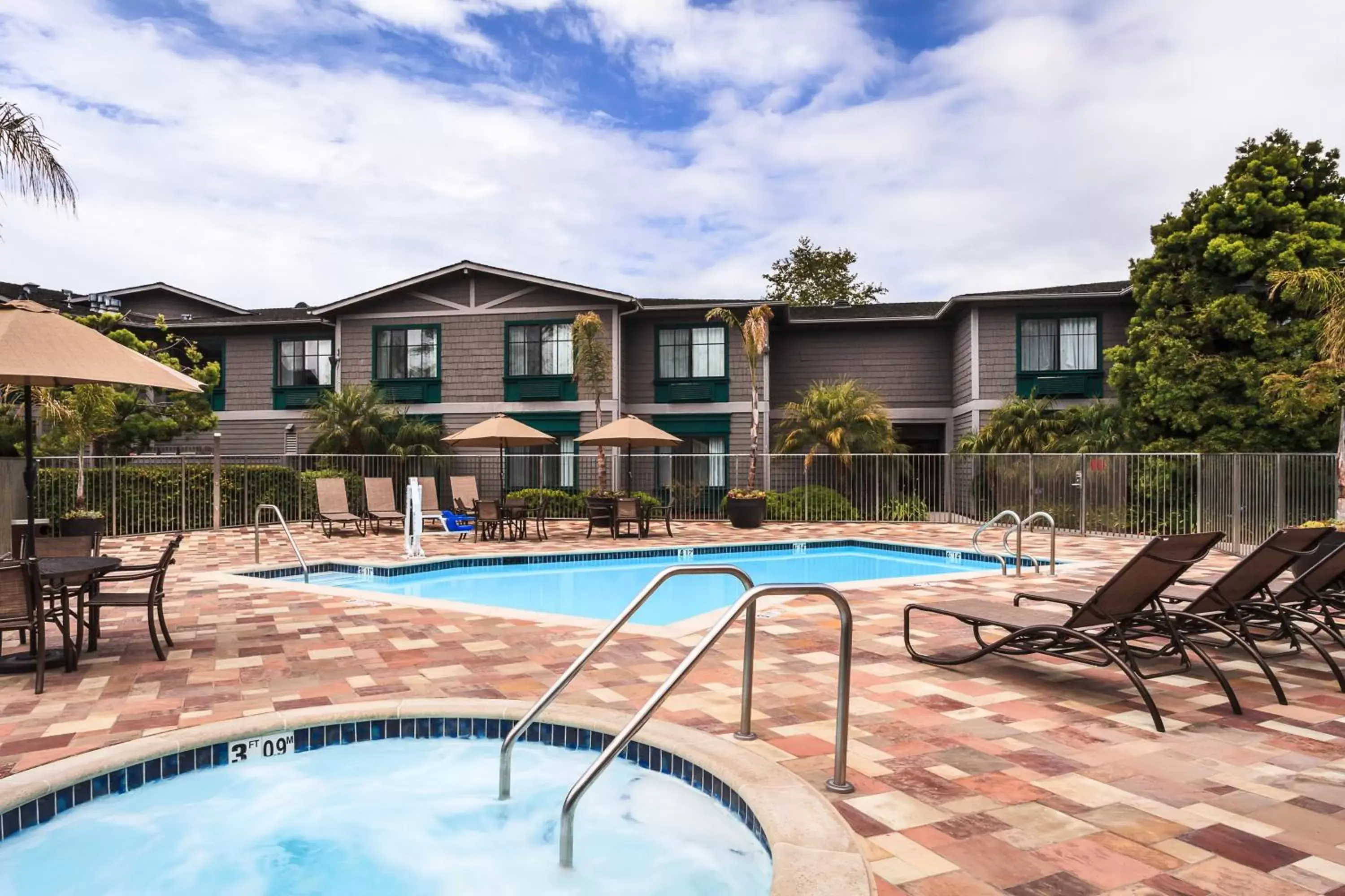 Swimming pool, Property Building in Holiday Inn Express & Suites Carpinteria, an IHG Hotel