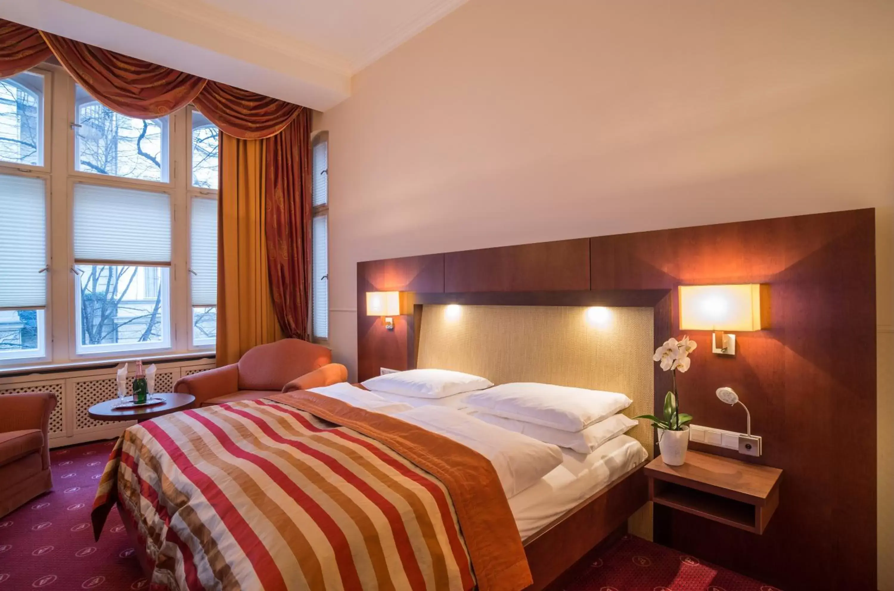 Bed in Hotel Augusta Am Kurfürstendamm