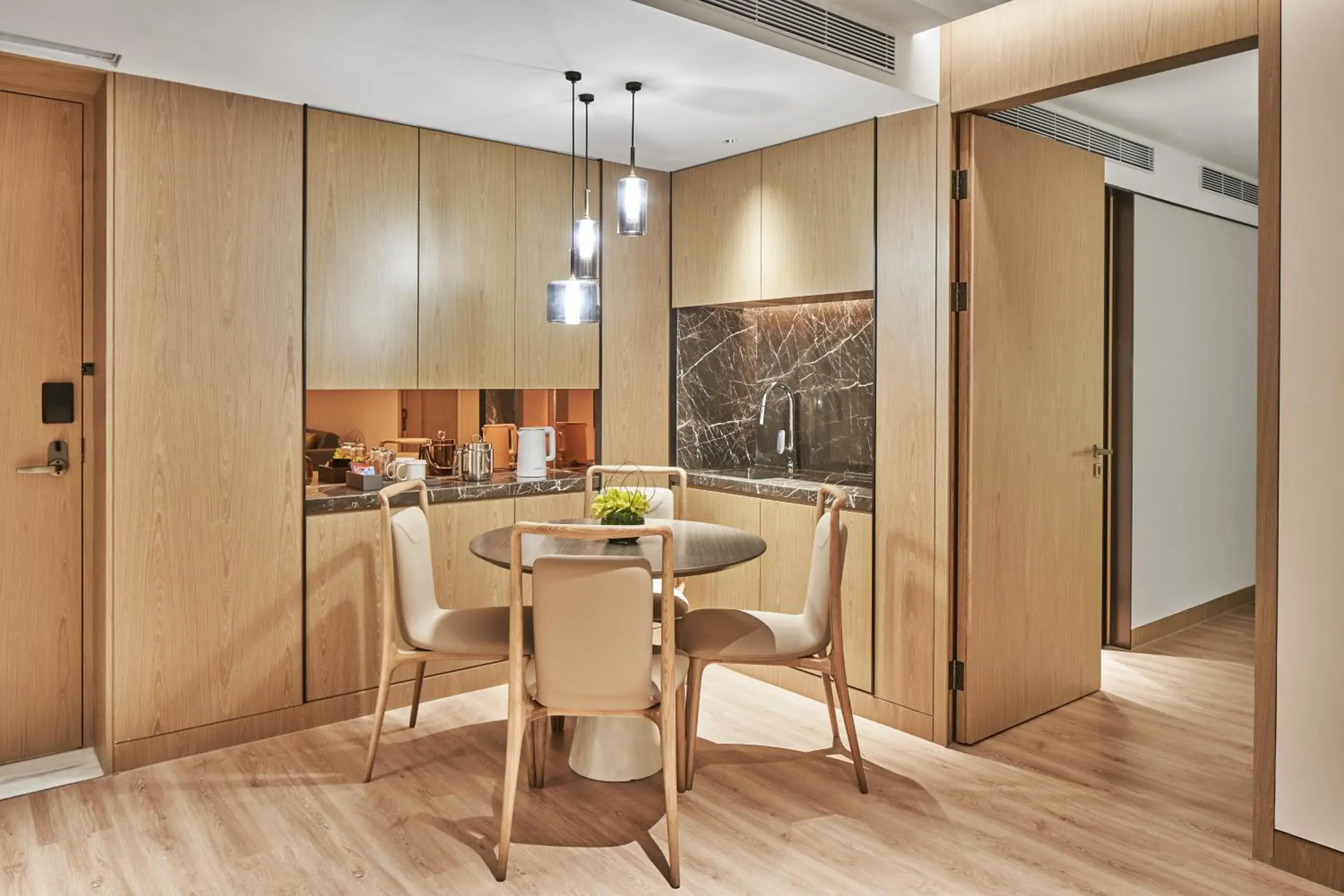 Dining Area in Holiday Inn & Suites Kunshan Huaqiao, an IHG Hotel