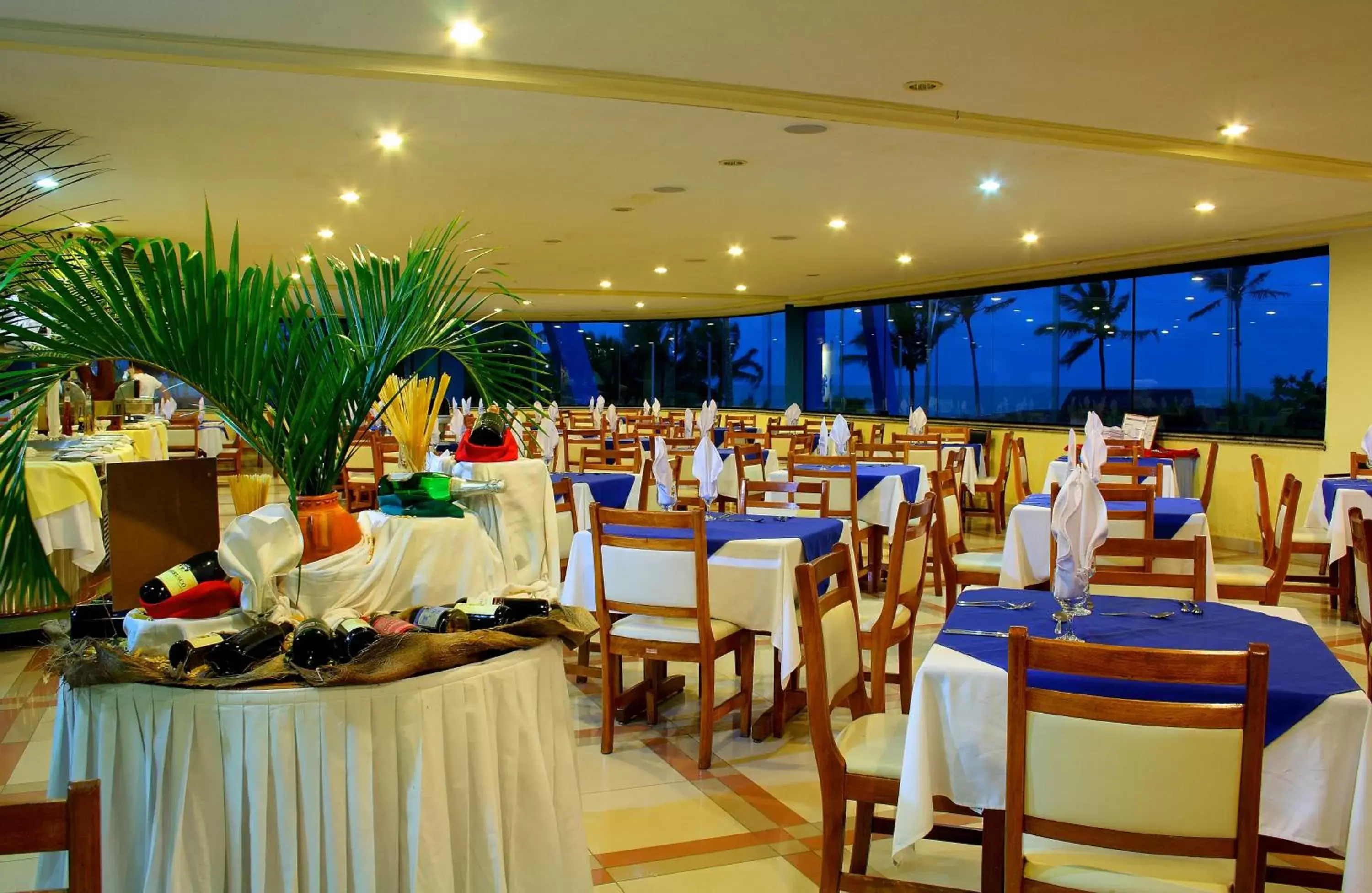 Restaurant/places to eat in Sueds Plaza Restaurant/places to eat in Sueds Plaza