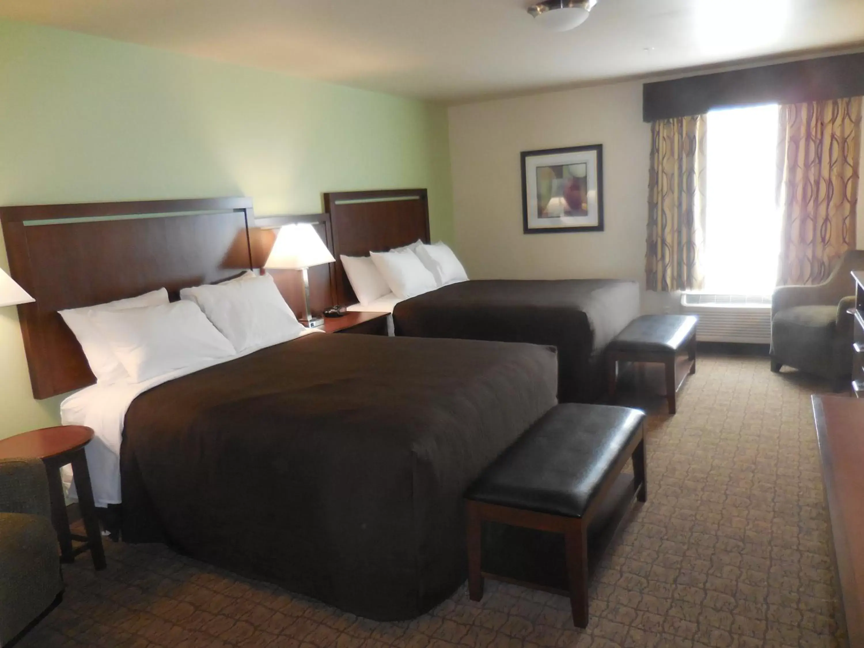 Bed in Aspen Suites Hotel Haines