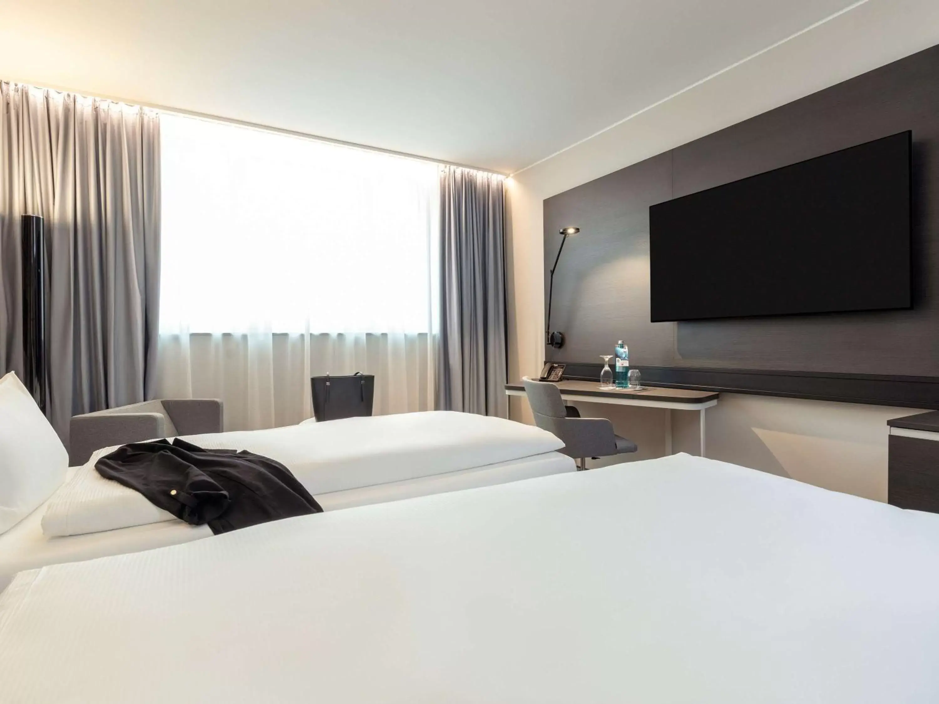 Bedroom, Bed in Novotel Duesseldorf Airport