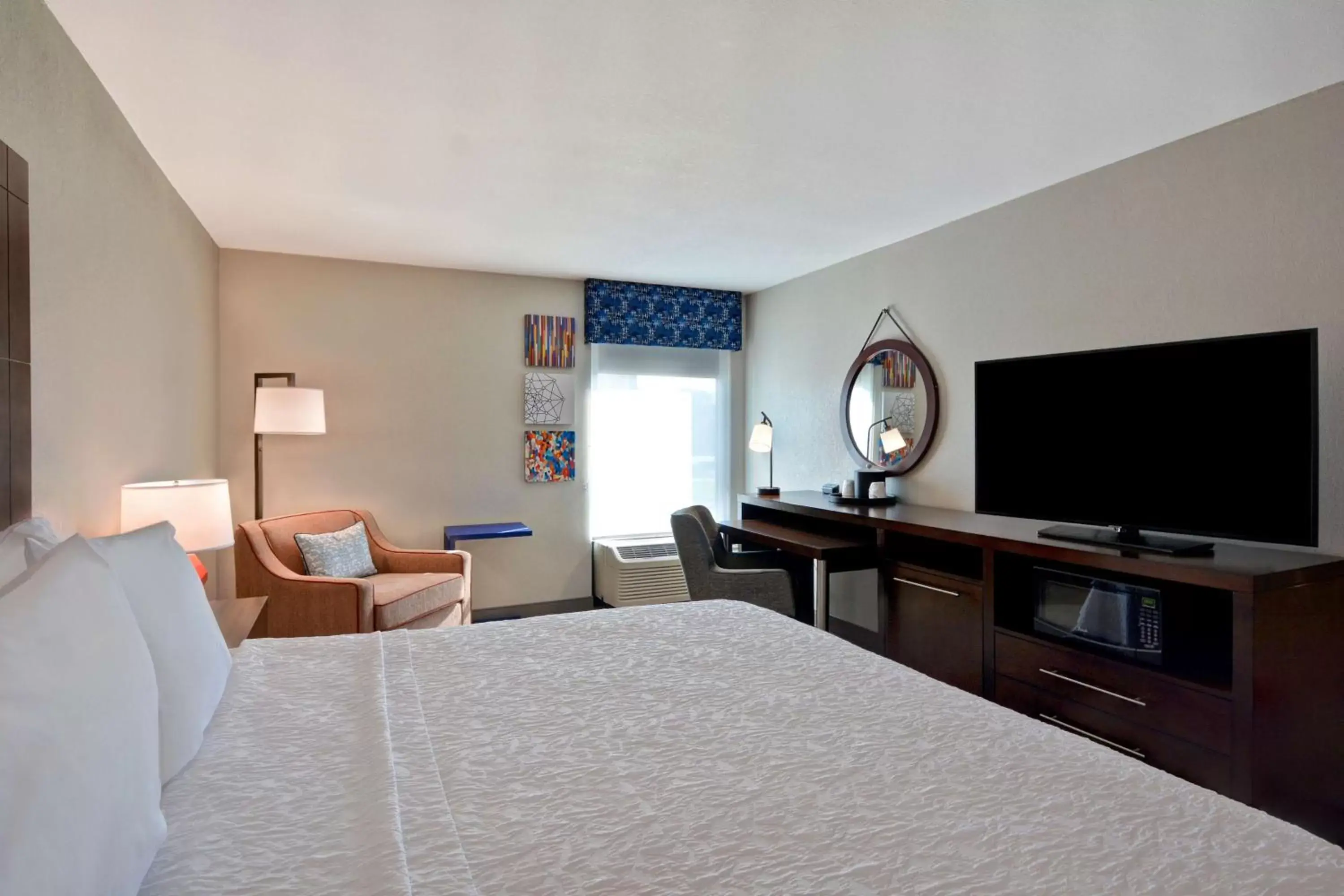 Bed in Hampton Inn Anderson Bed in Hampton Inn Anderson