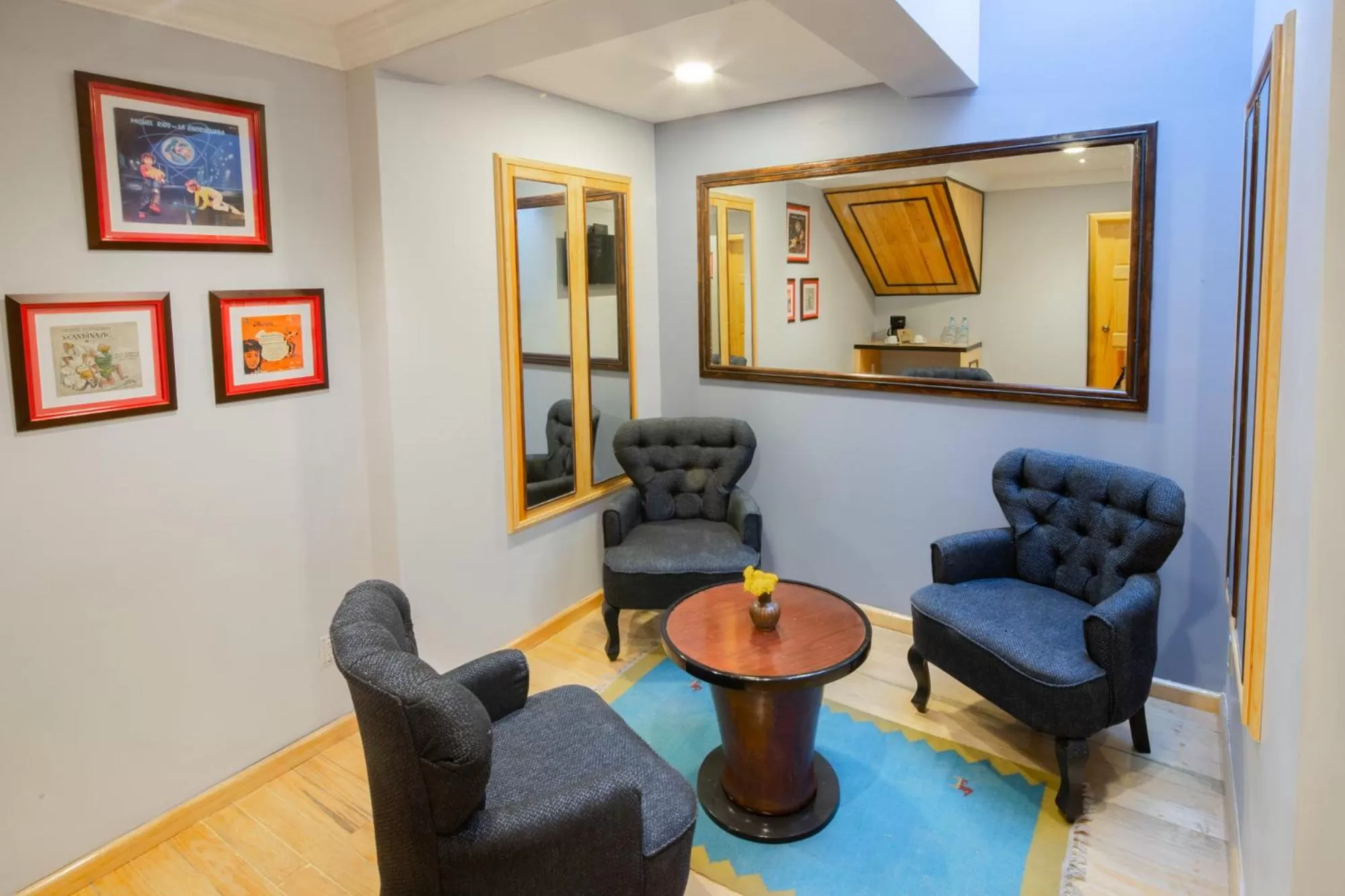 Living room in Hotel Parque México Suites at Condesa