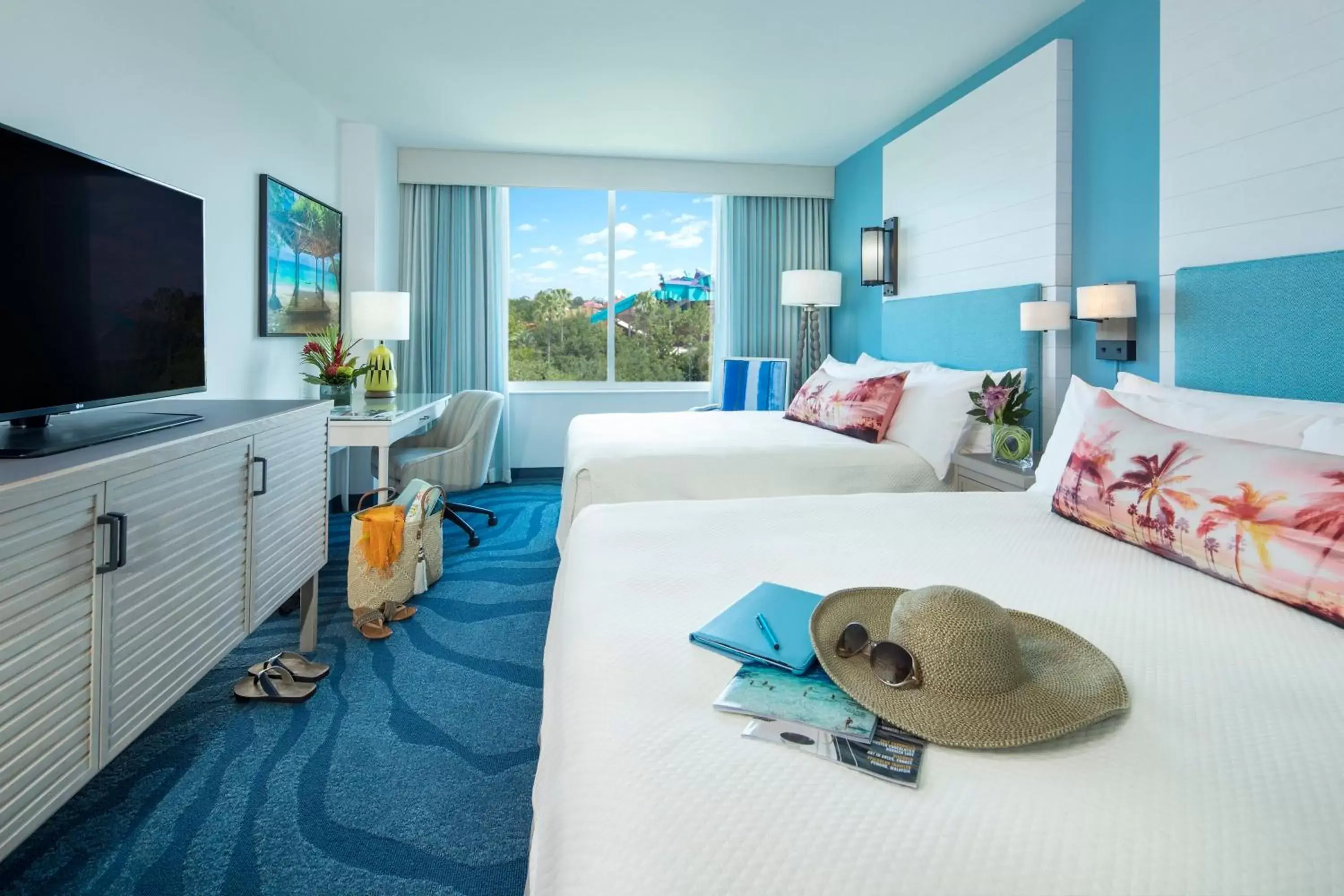 Photo of the whole room in Universal's Loews Sapphire Falls Resort