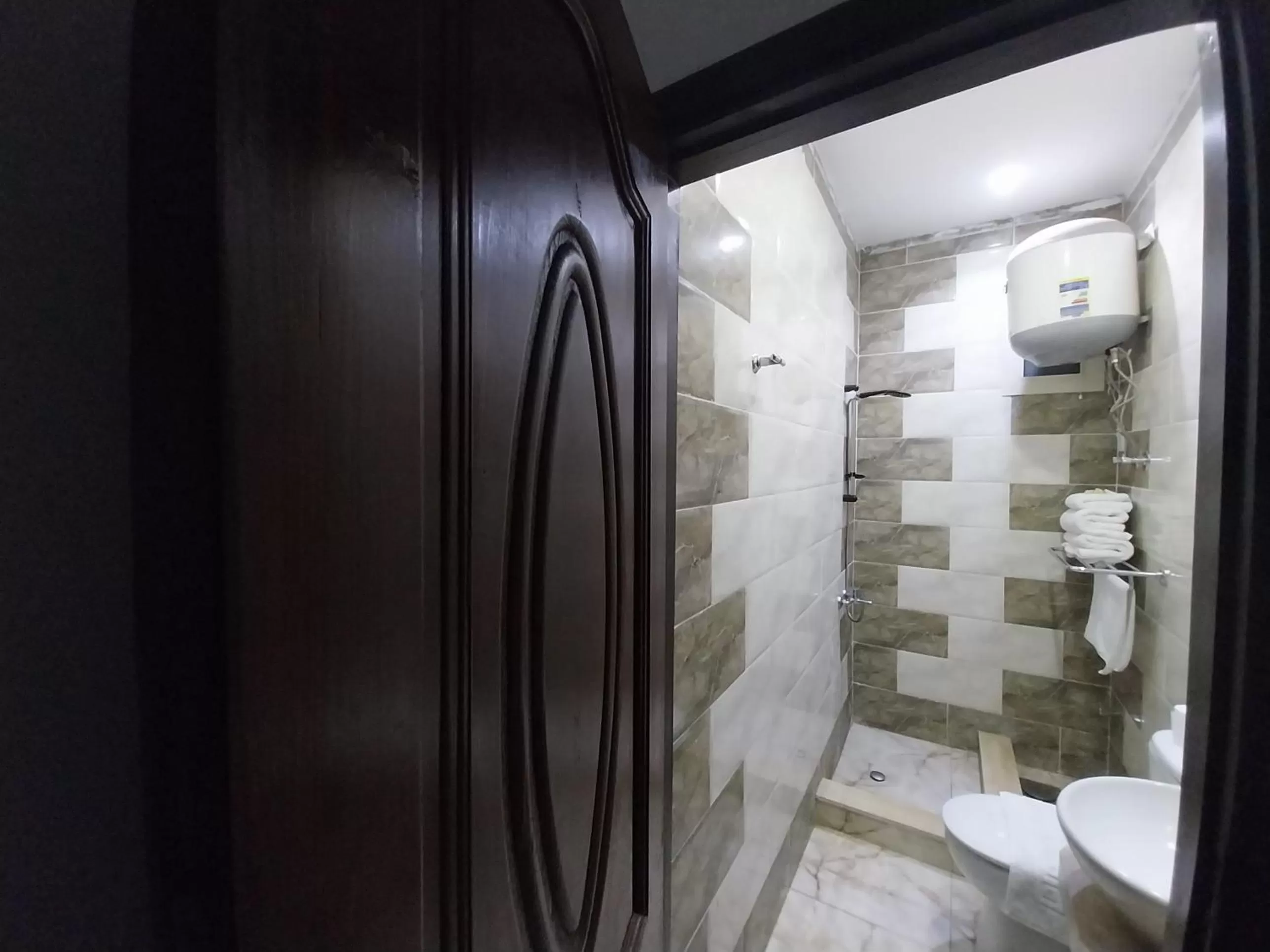 Shower, Bathroom in Eagles Pyramids View