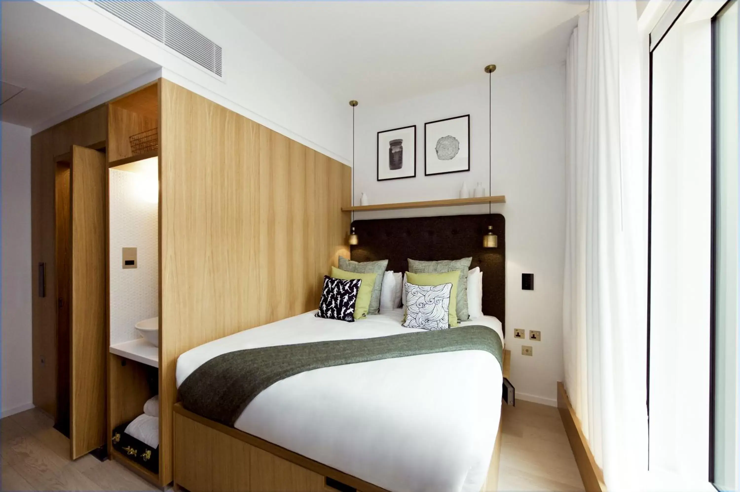 Bed in Wilde Aparthotels by Staycity Covent Garden