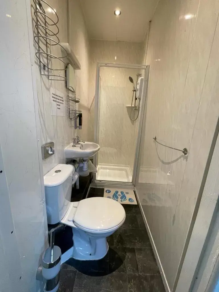Bathroom in Hayward Hotel
