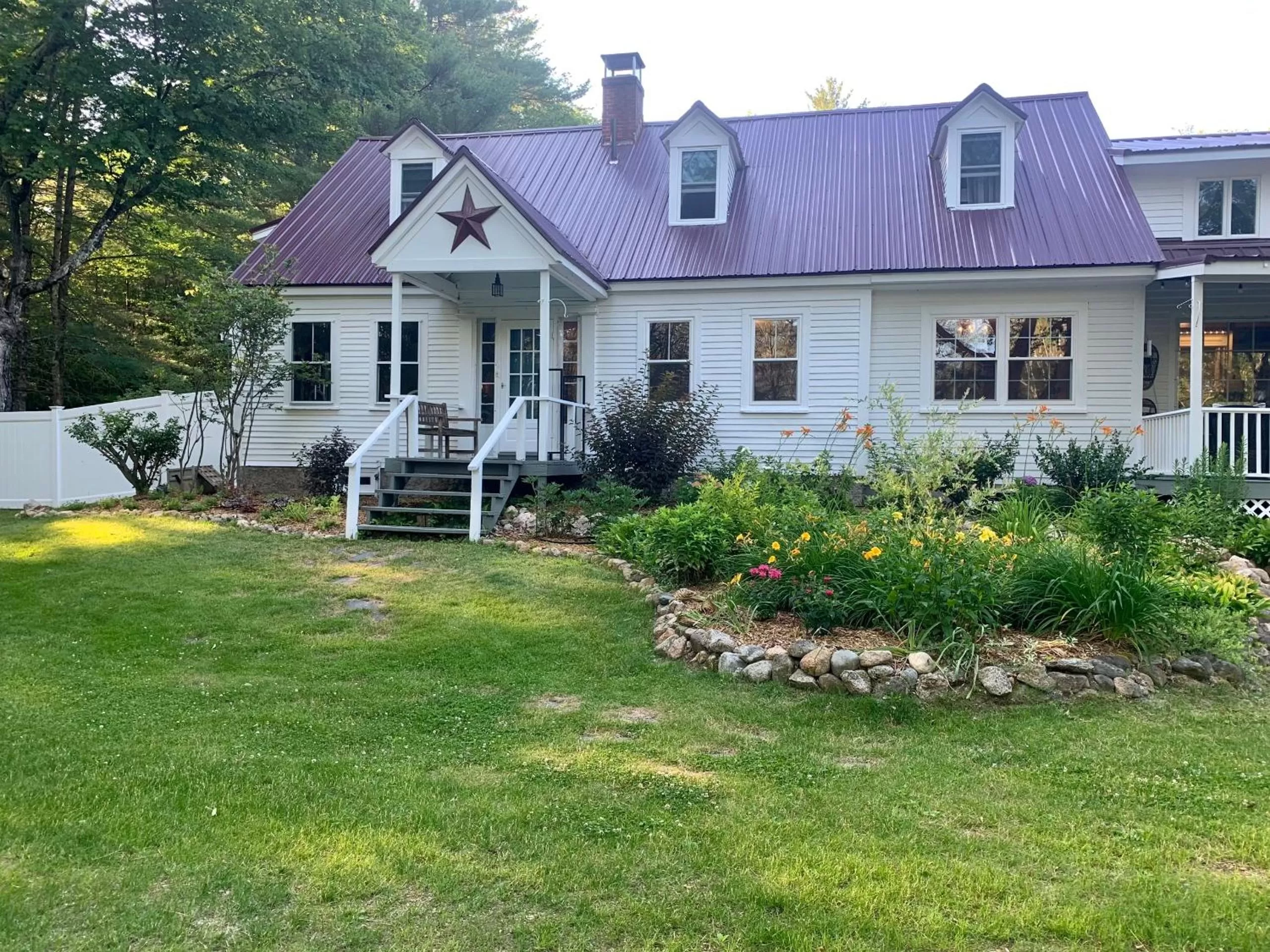 Garden, Property Building in Buttonwood Inn on Mount Surprise