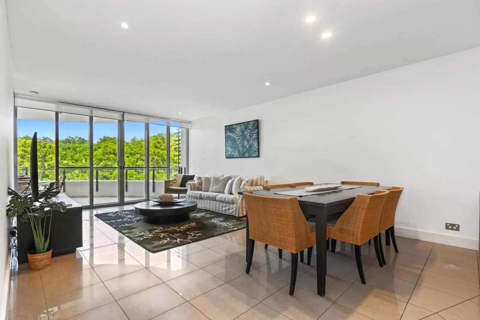 Living room, Dining Area in Cotton Beach Resort - Tweed Coast Holidays ®