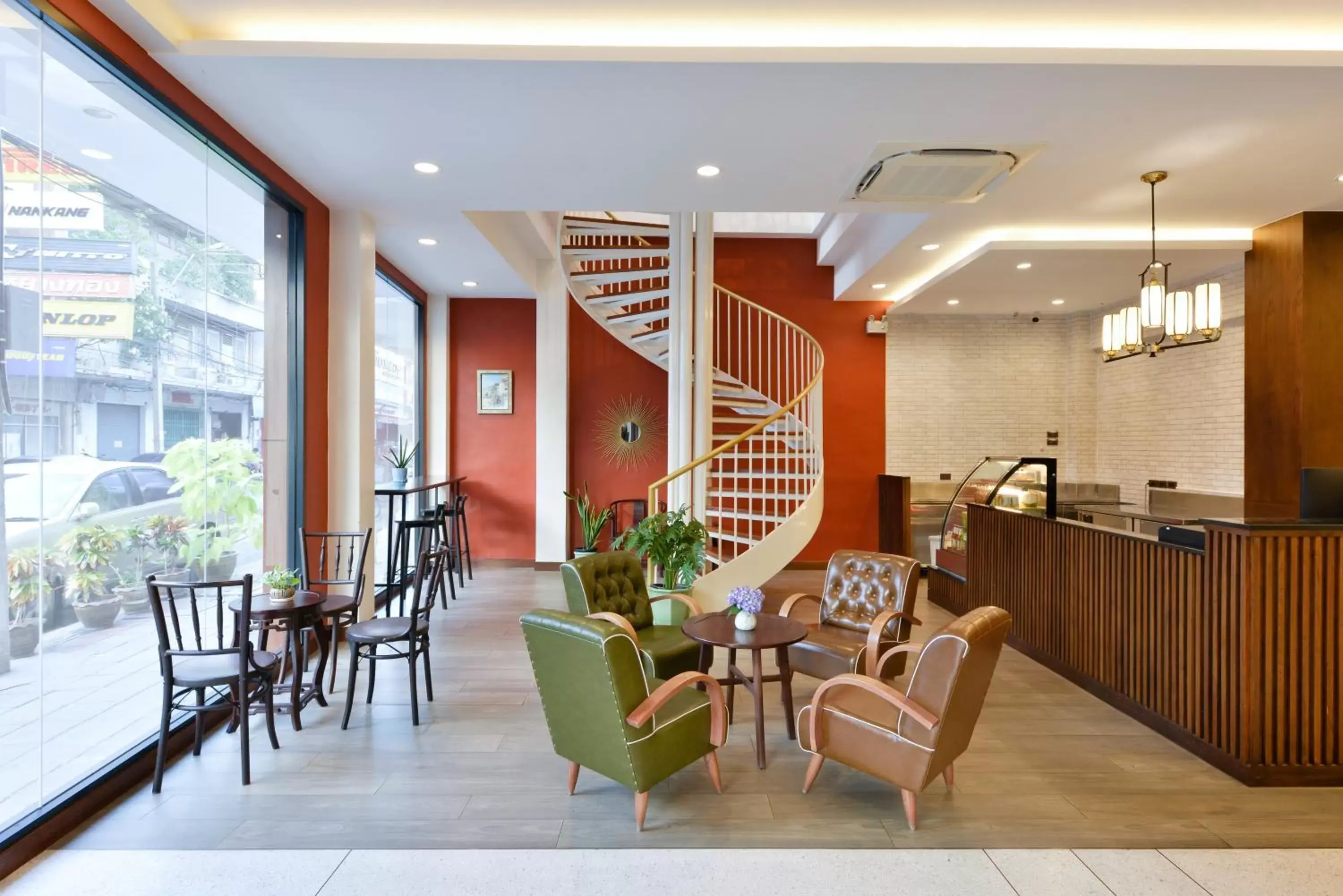 Lobby or reception, Restaurant/Places to Eat in Oldthaiheng Hotel