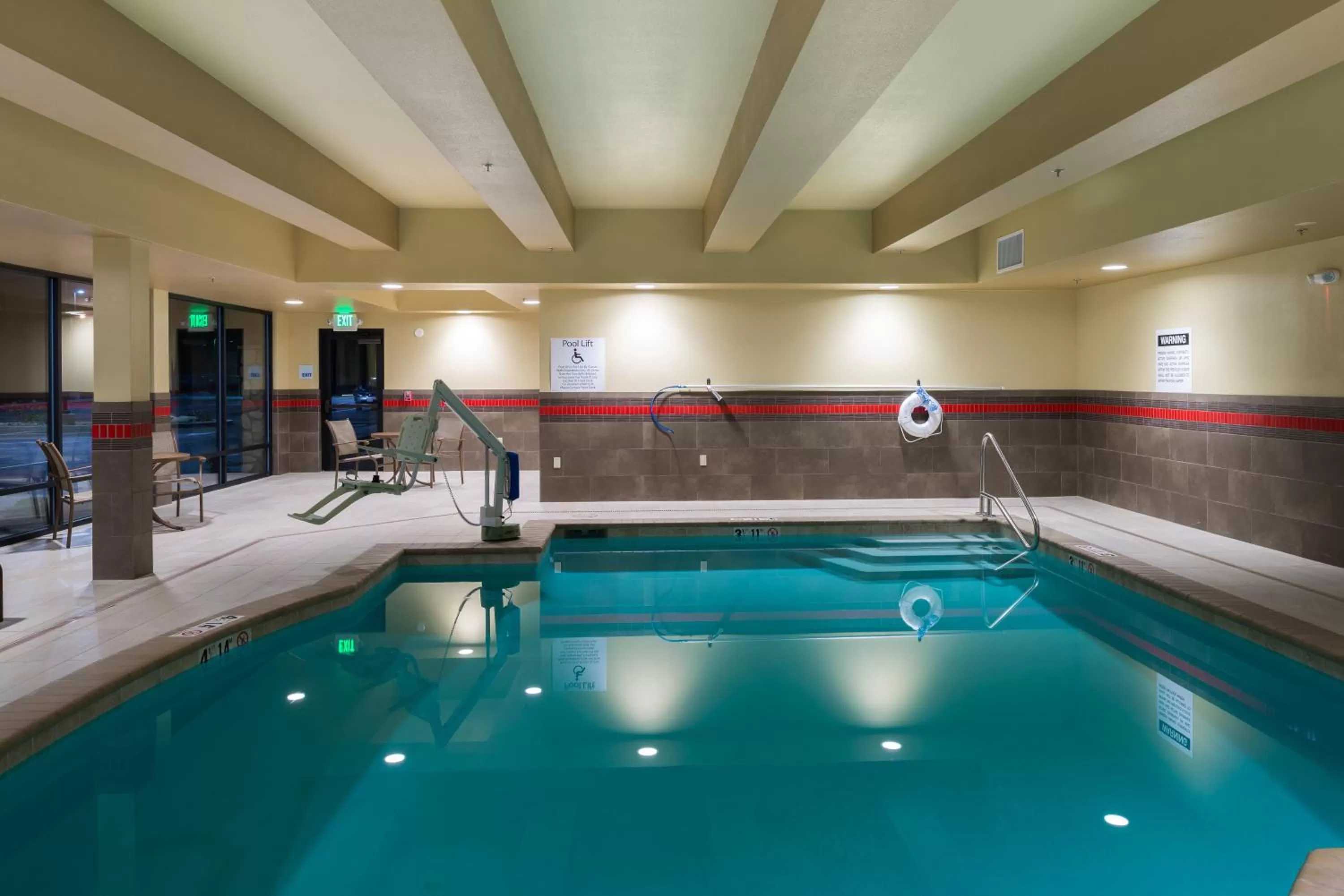 Swimming pool in Holiday Inn Express Klamath - Redwood Ntl Pk Area by IHG