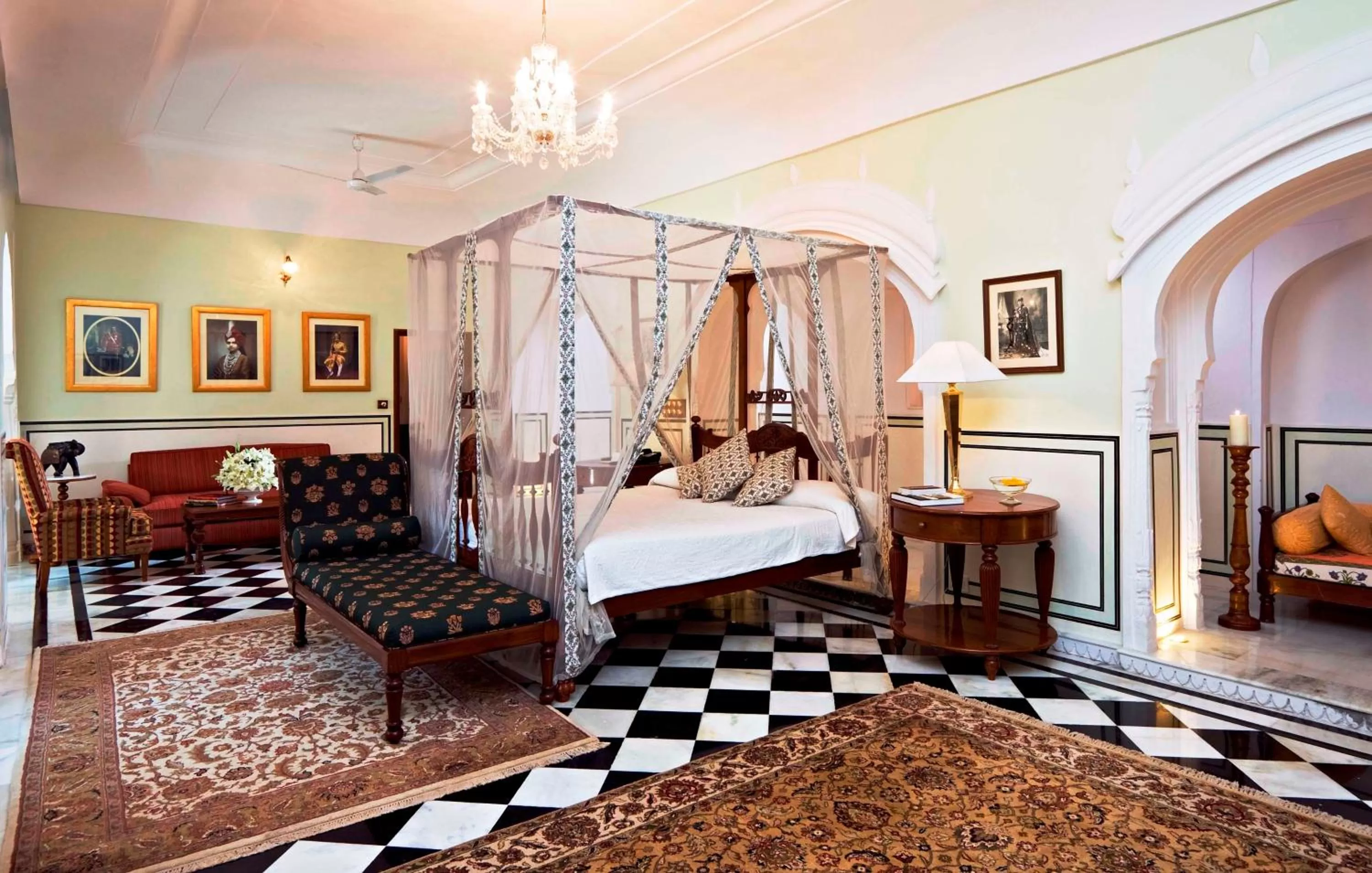 Photo of the whole room, Bed in Samode Haveli