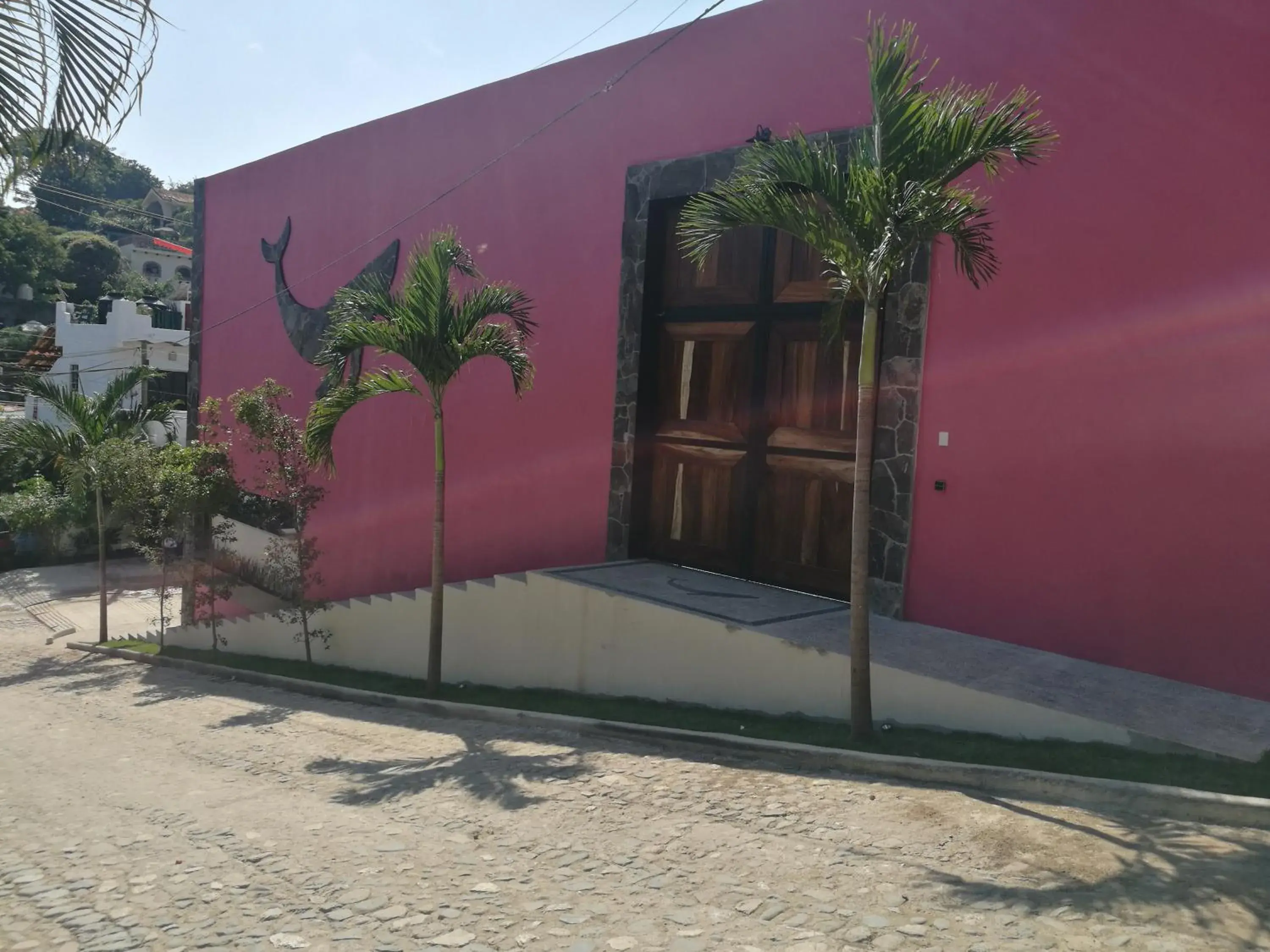 Facade/entrance, Property Building in Casa de la Ballena