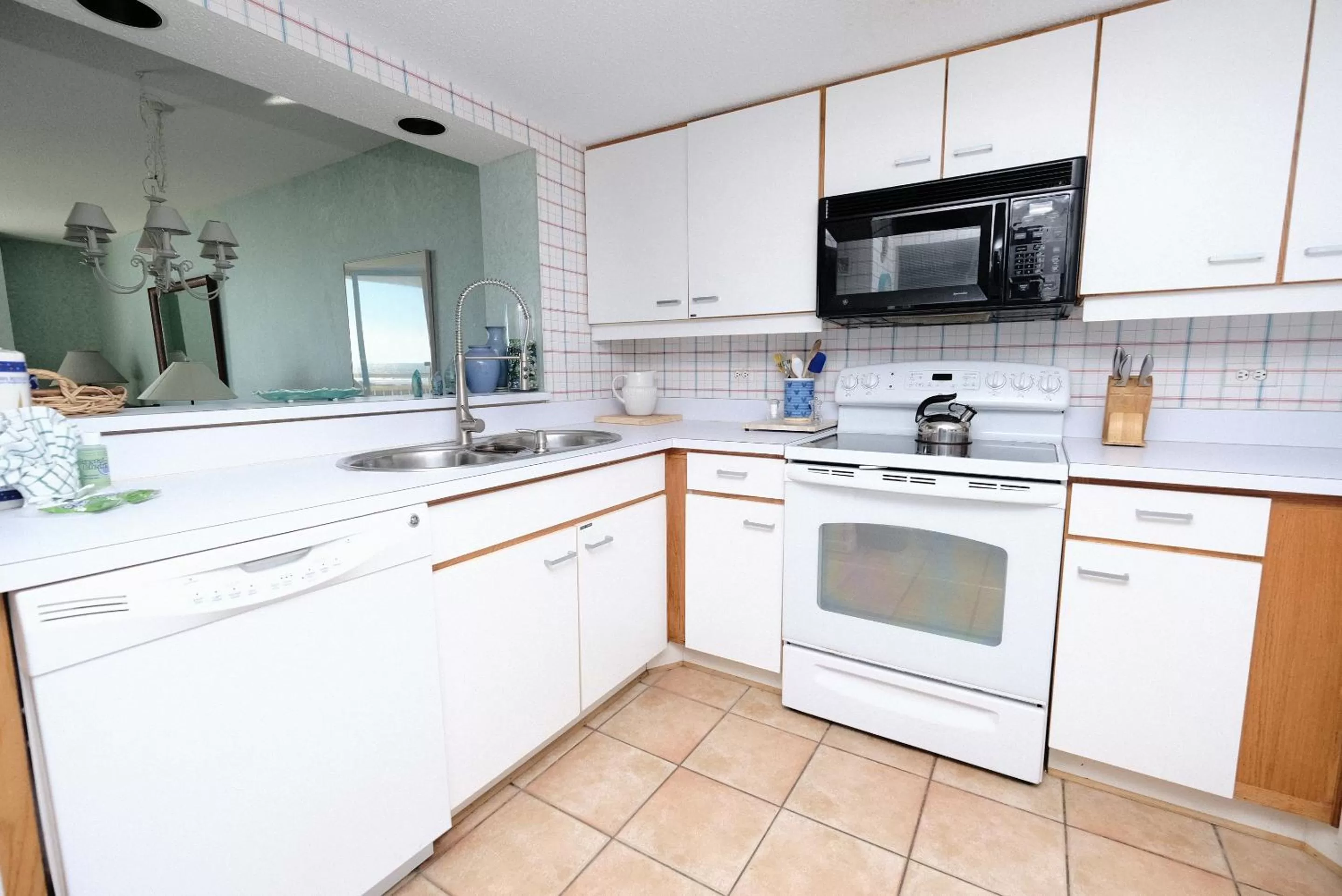 Kitchen or kitchenette in Beach Vacation Condos