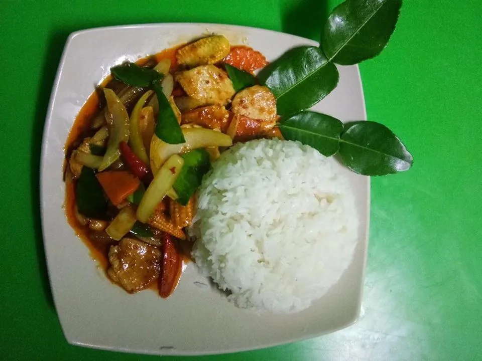 Lunch in Lanta Maikeaw Bungalow