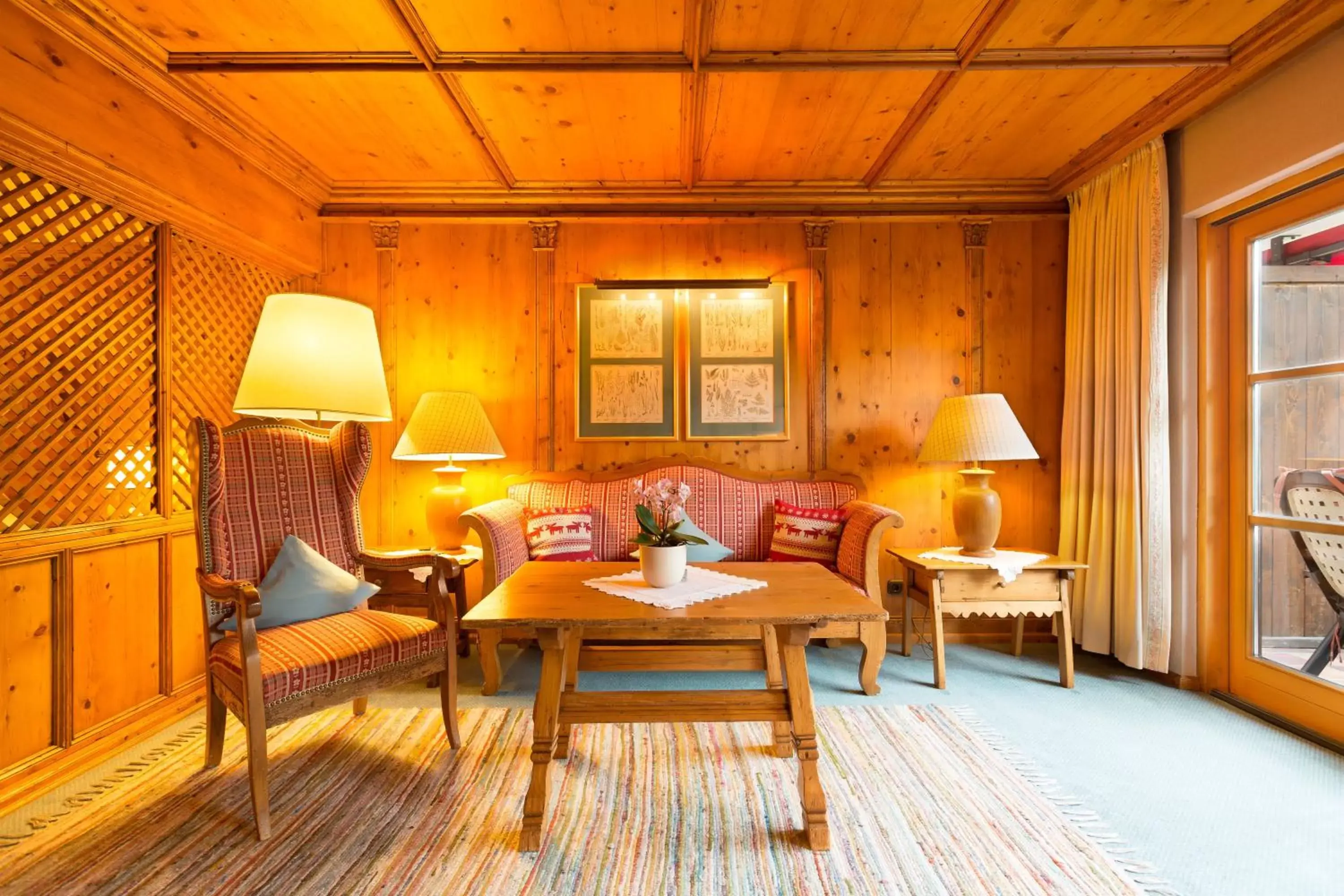 Living room, Seating Area in Reindl's Partenkirchener Hof