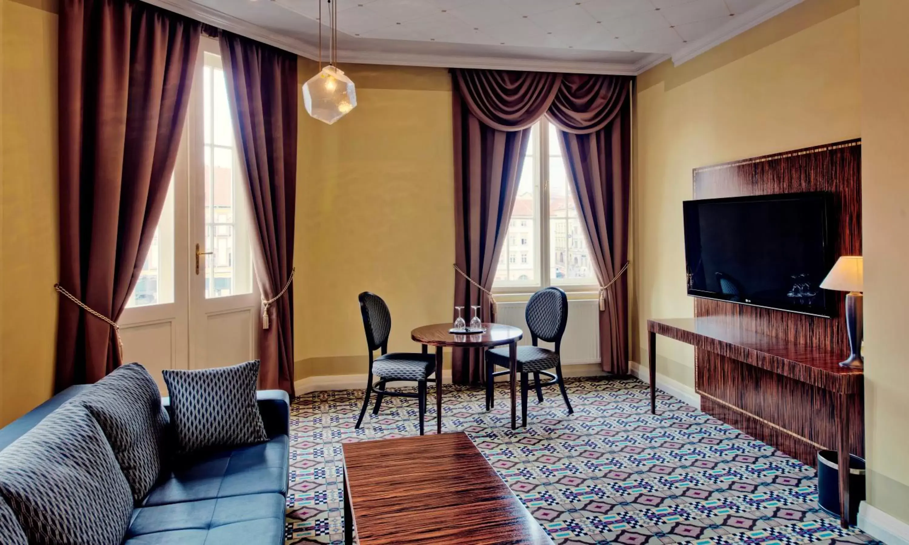 Living room, TV/Entertainment Center in Grandezza Hotel Luxury Palace