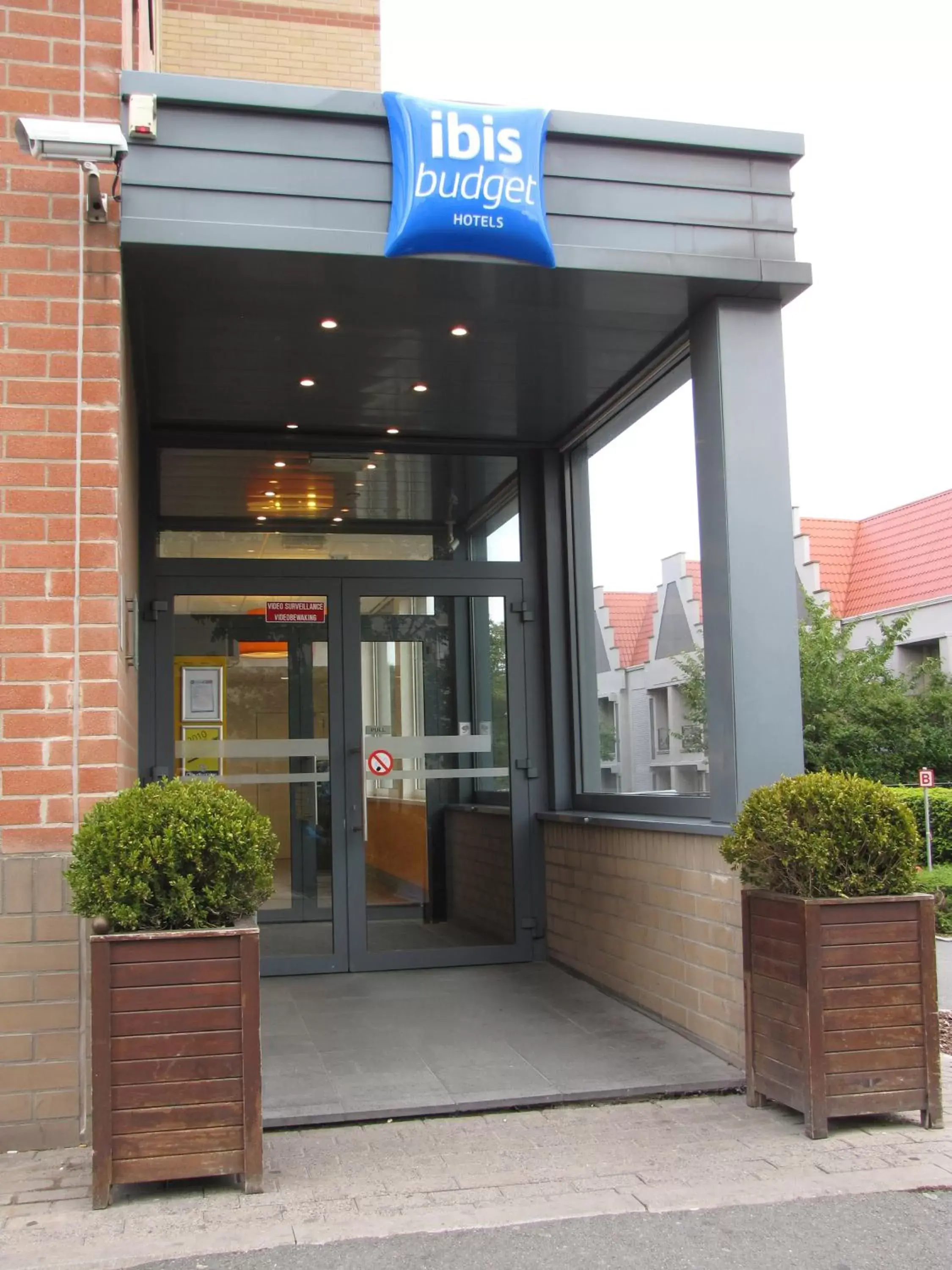 Facade/entrance in ibis budget Hotel Brussels Airport