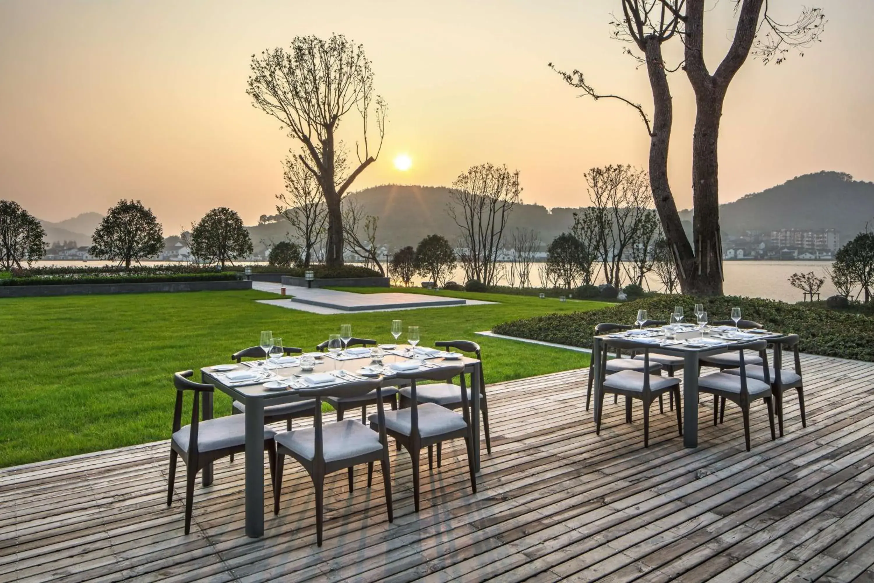 Restaurant/places to eat in Hilton Ningbo Dongqian Lake