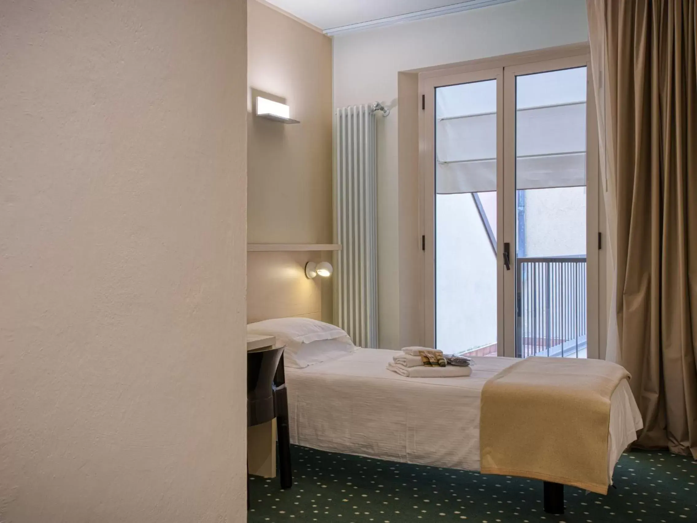 Bed in Hotel Piroscafo