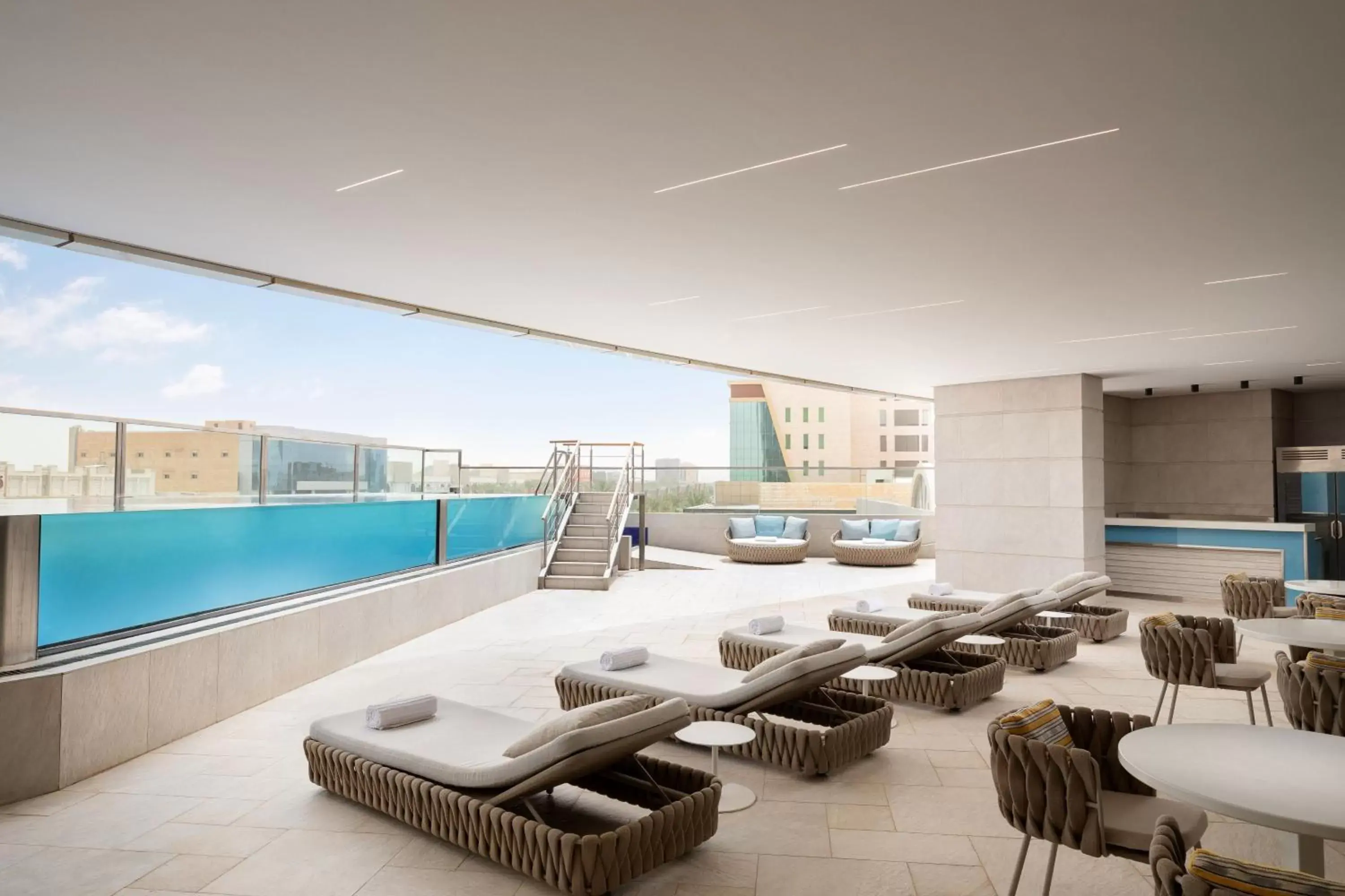 Swimming Pool in Le Meridien Riyadh