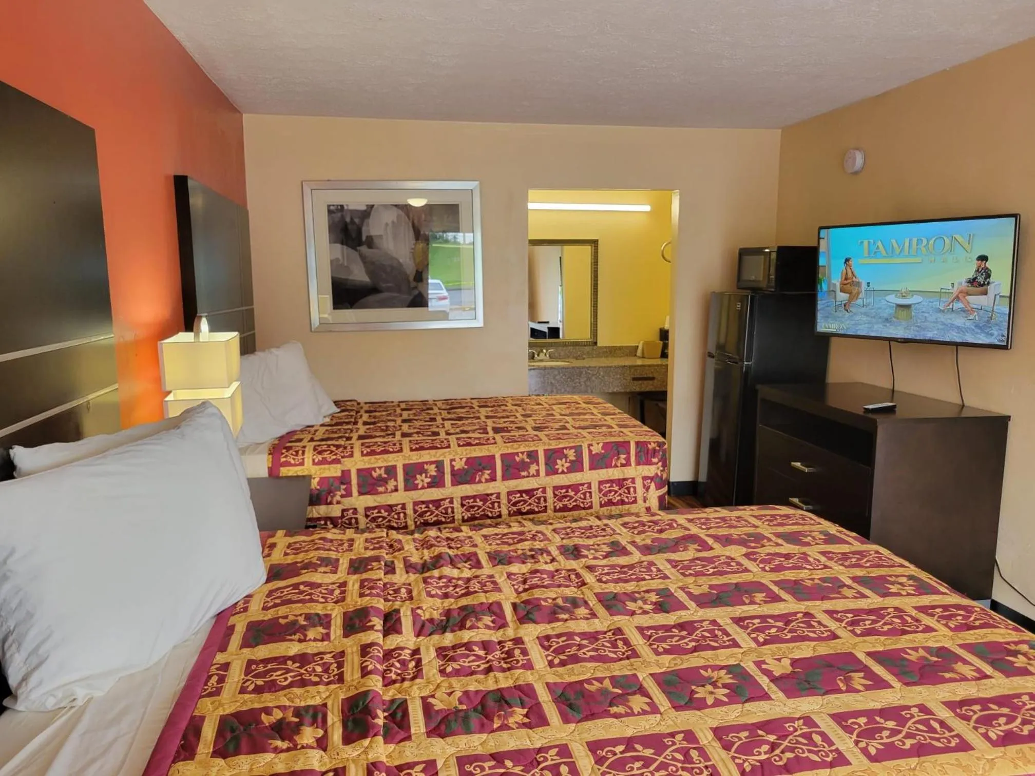 Photo of the whole room, Bed in Country Hearth Inn & Suites Cartersville