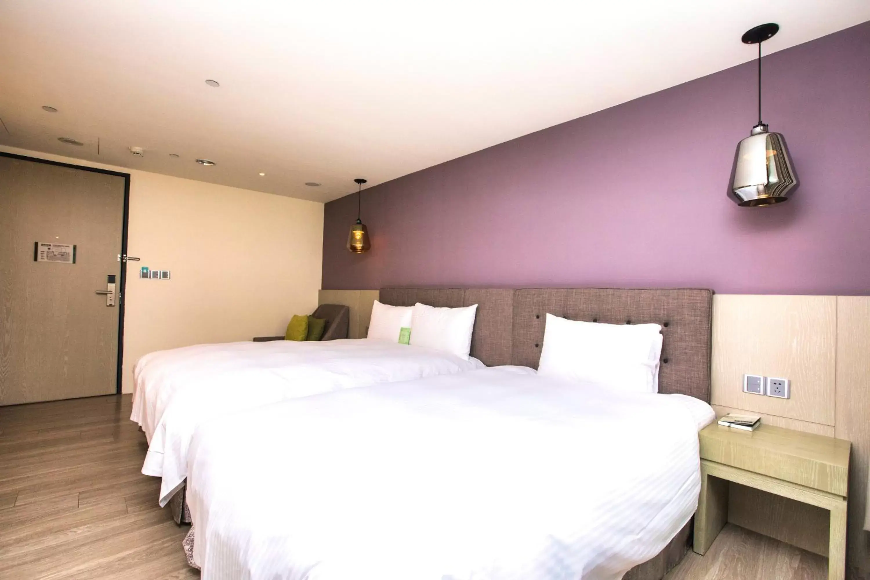 On site, Bed in Hub Hotel Kaohsiung Yawan Branch