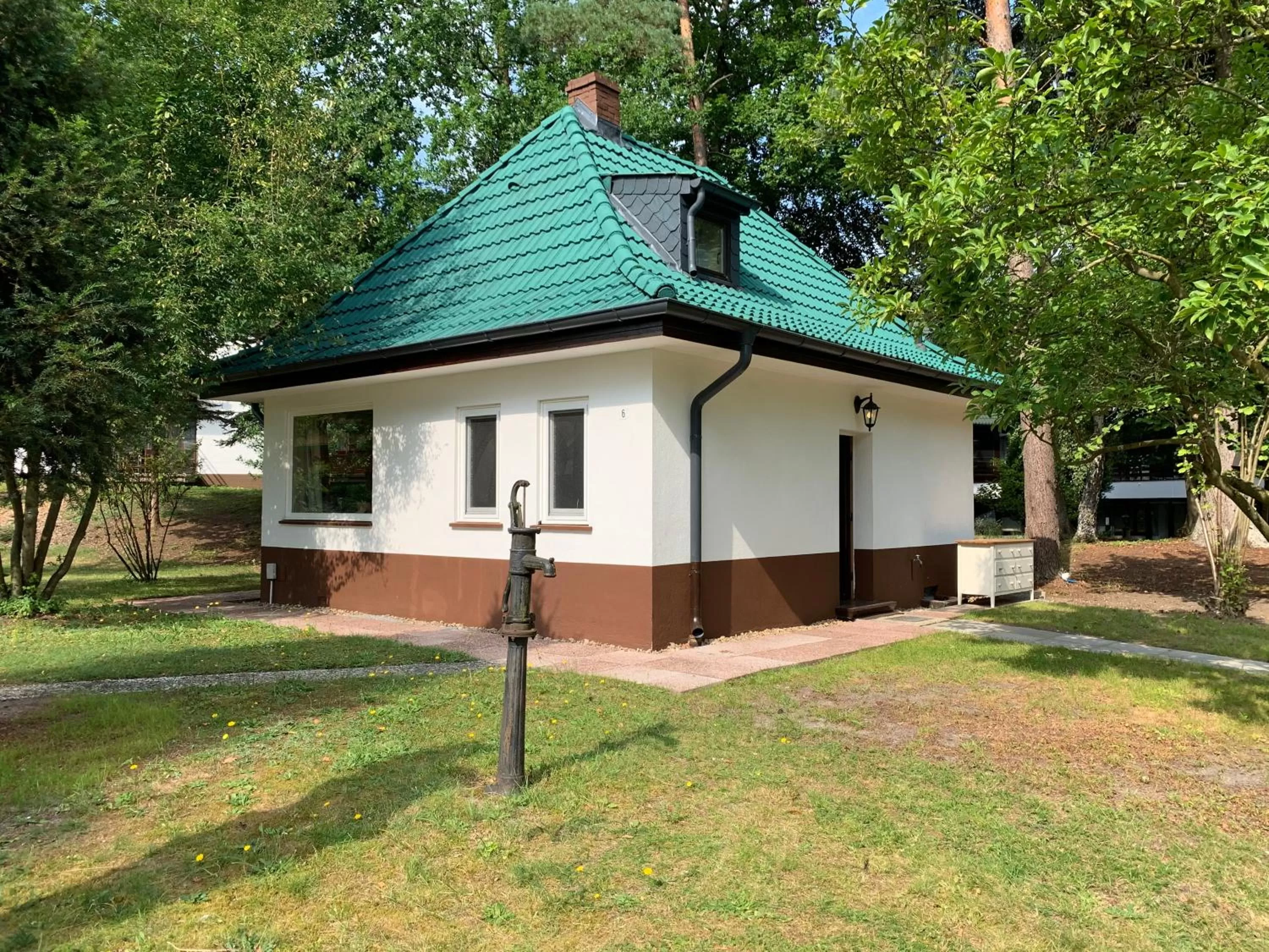 Property building in Hotel Zur Heidschnucke - Spa & Nature Resort