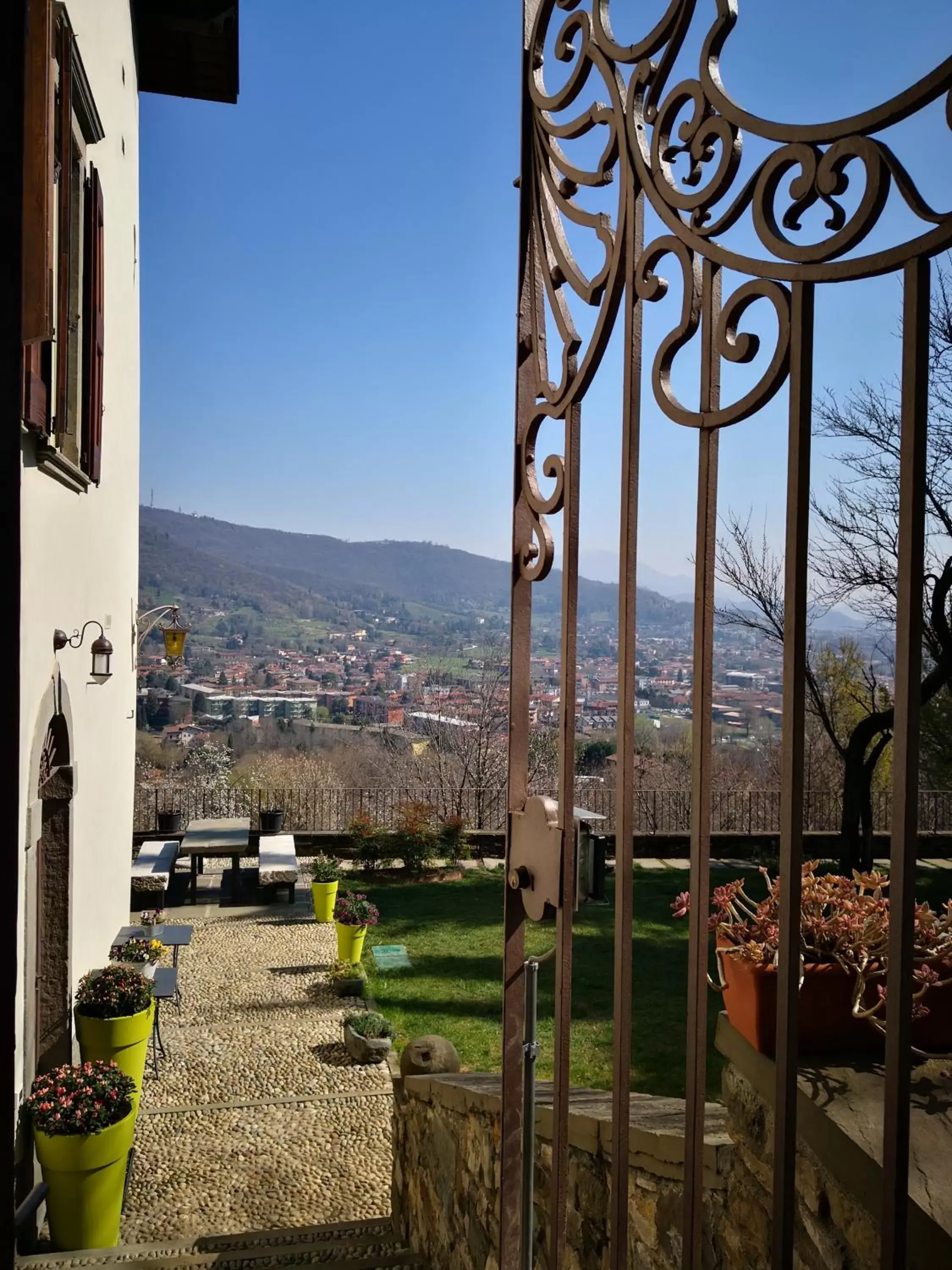 Mountain View in B&B Dimora Delle Donnole Bergamo Alta