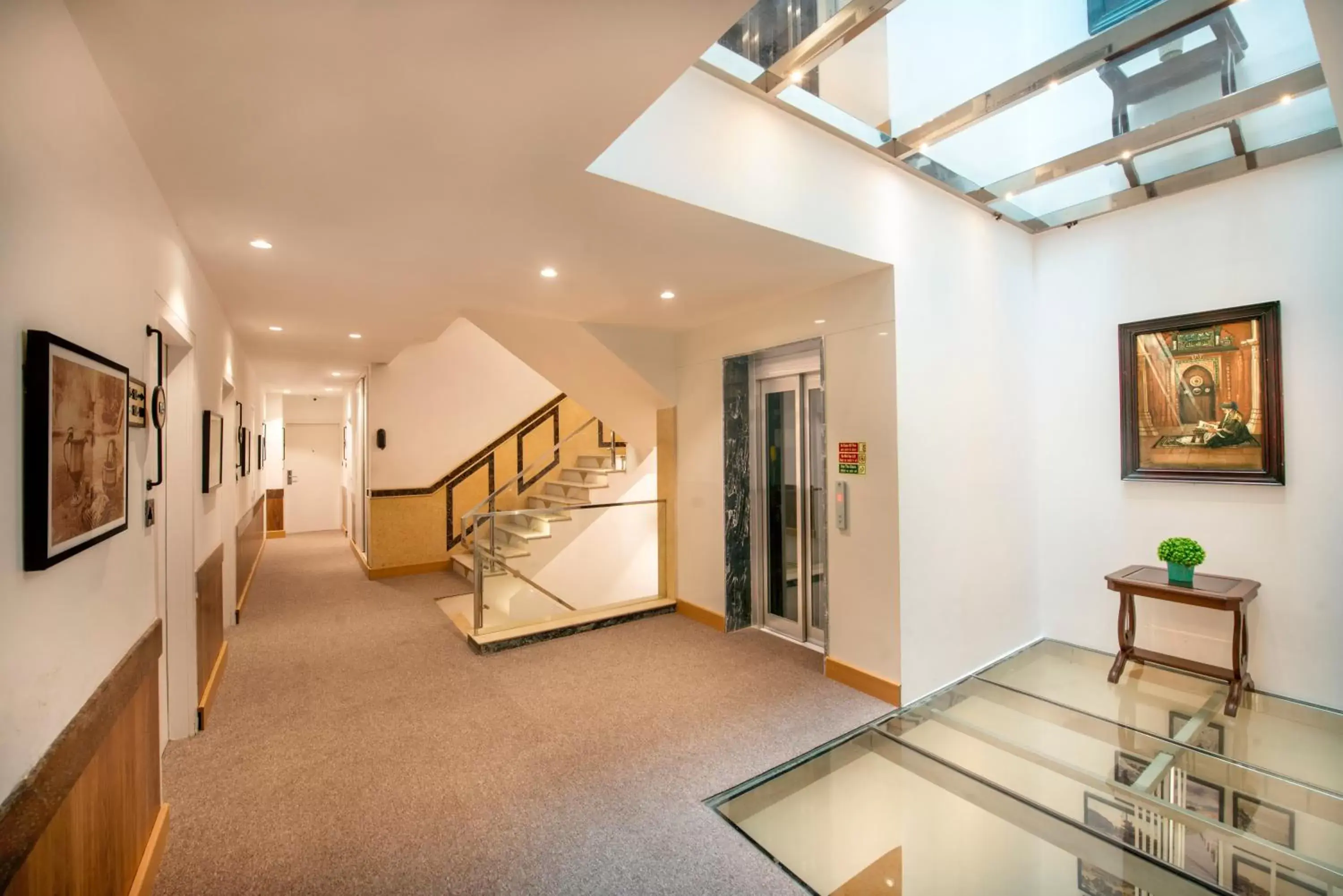 Lobby or reception in Bloom Boutique l GK-1 Lobby or reception in Bloom Boutique l GK-1