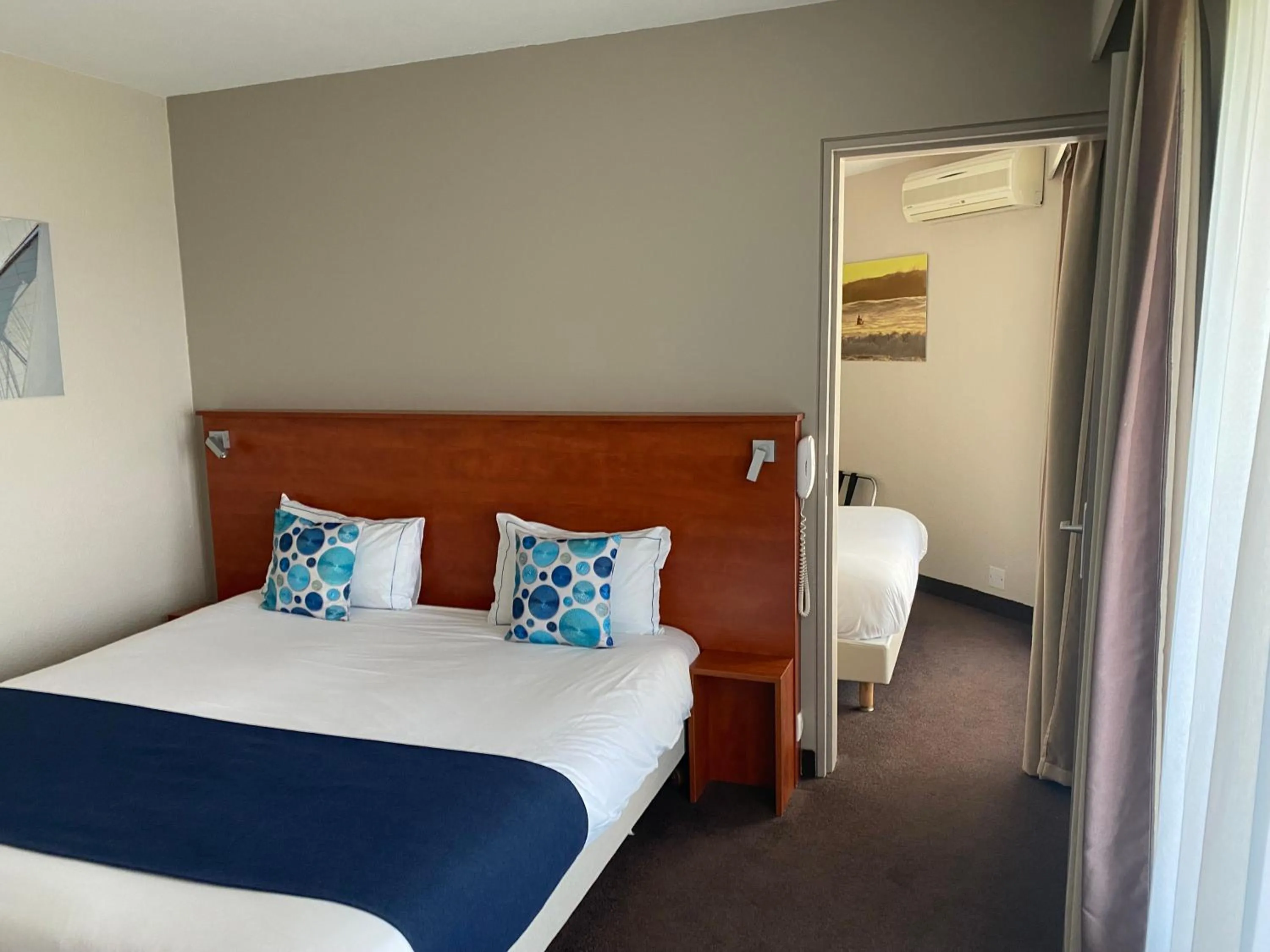 Bed in The Originals Boutique, Hôtel Admiral's, Les Sables-d'Olonne