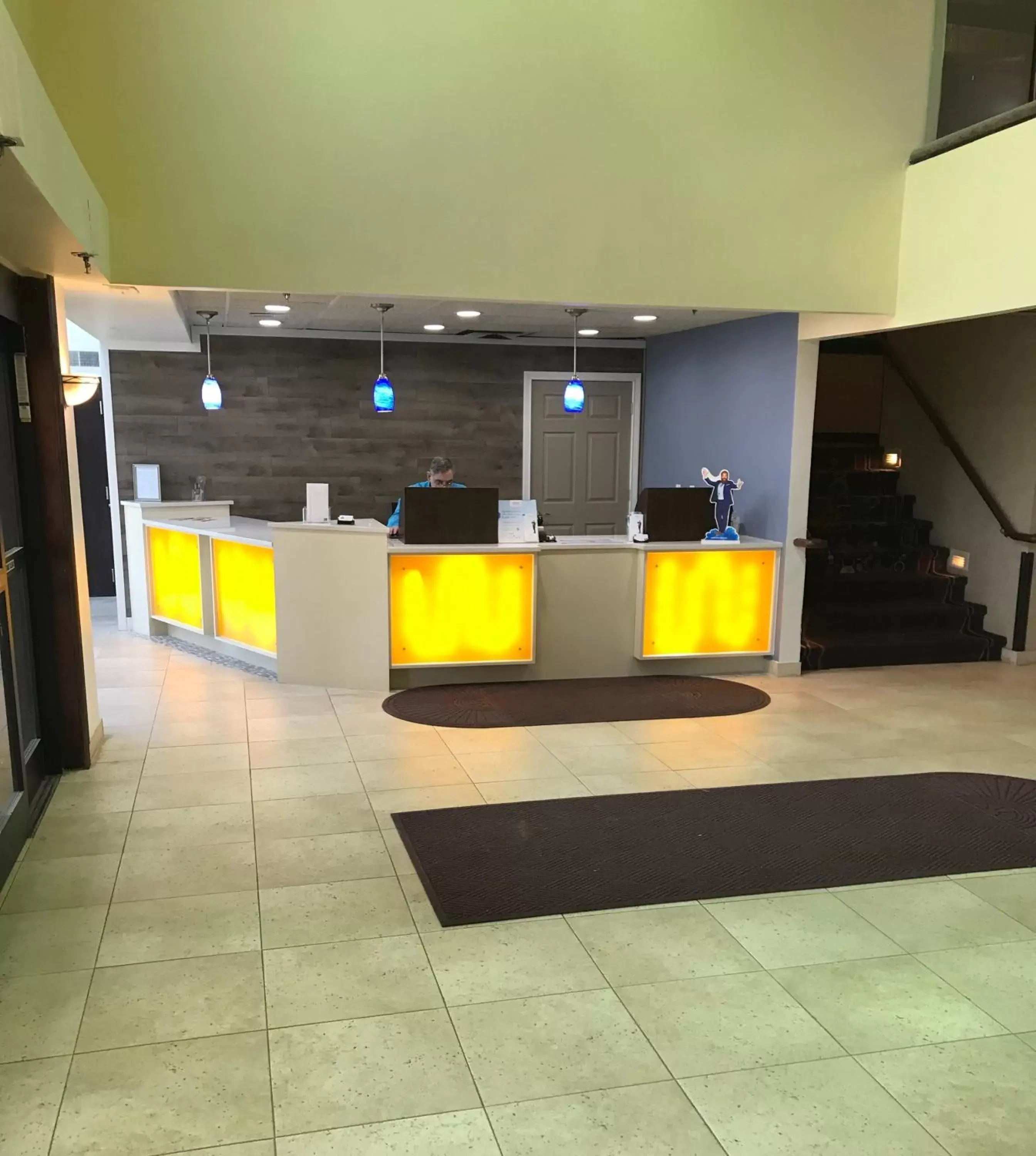 Lobby or reception, Lobby/Reception in Days Inn & Suites by Wyndham Rochester Hills MI